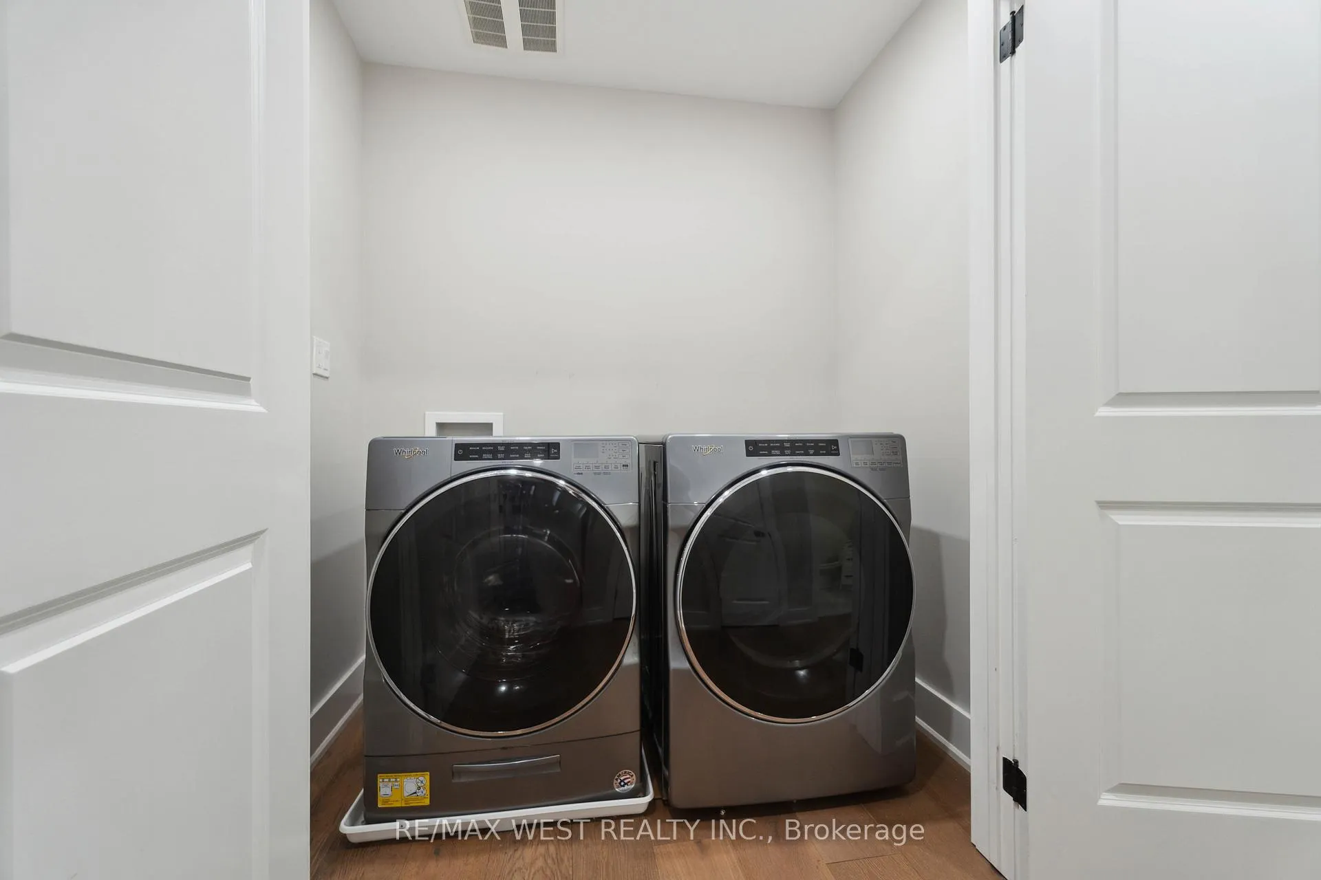 Photo 19 of 210 S Pelham Road, Welland, Coyle Creek — HOMEH