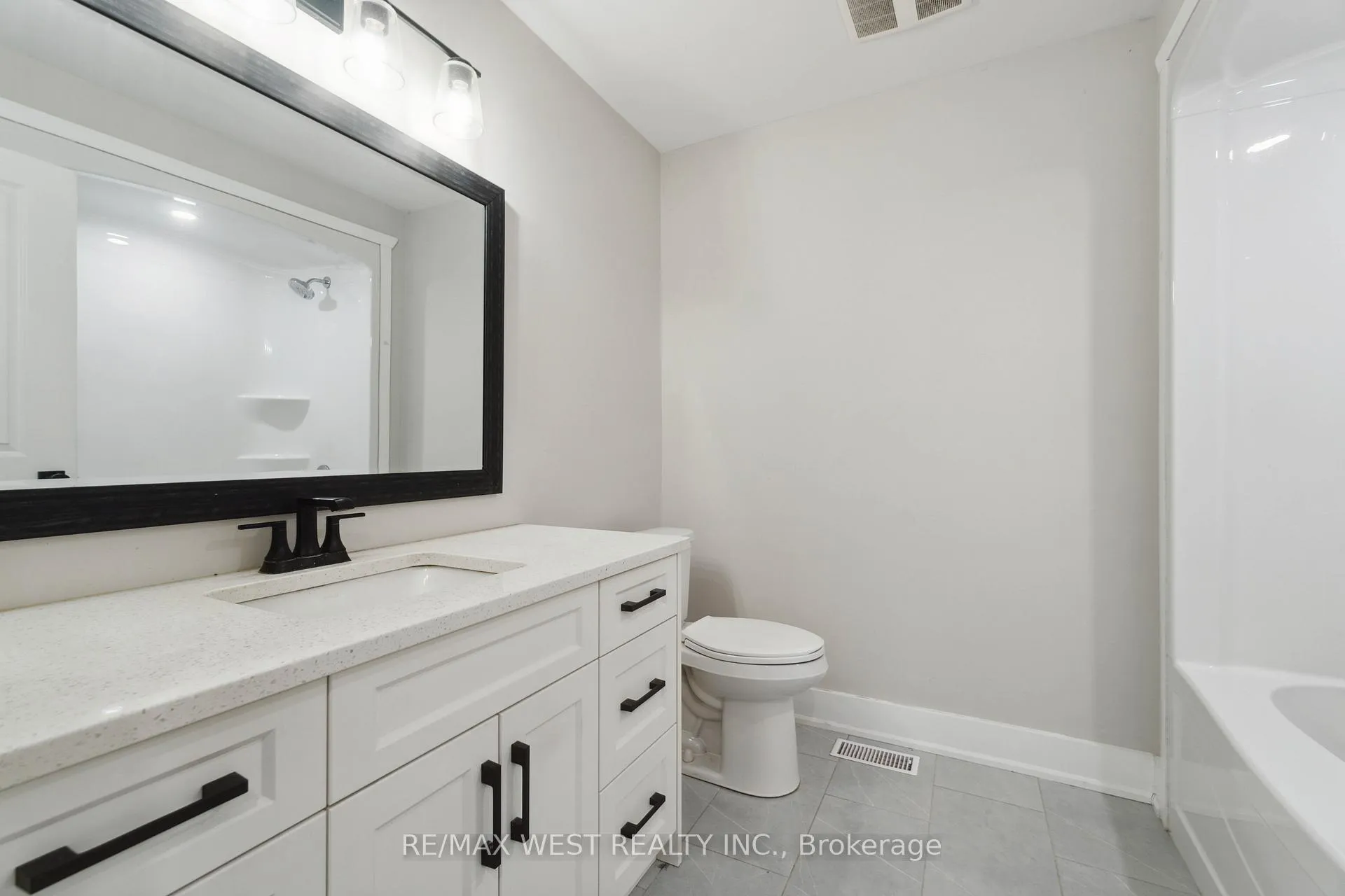 Photo 20 of 210 S Pelham Road, Welland, Coyle Creek — HOMEH