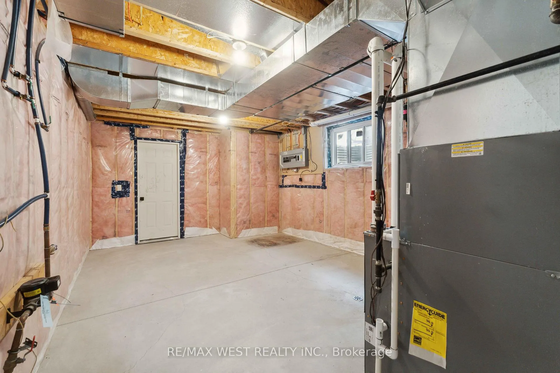 Photo 26 of 210 S Pelham Road, Welland, Coyle Creek — HOMEH