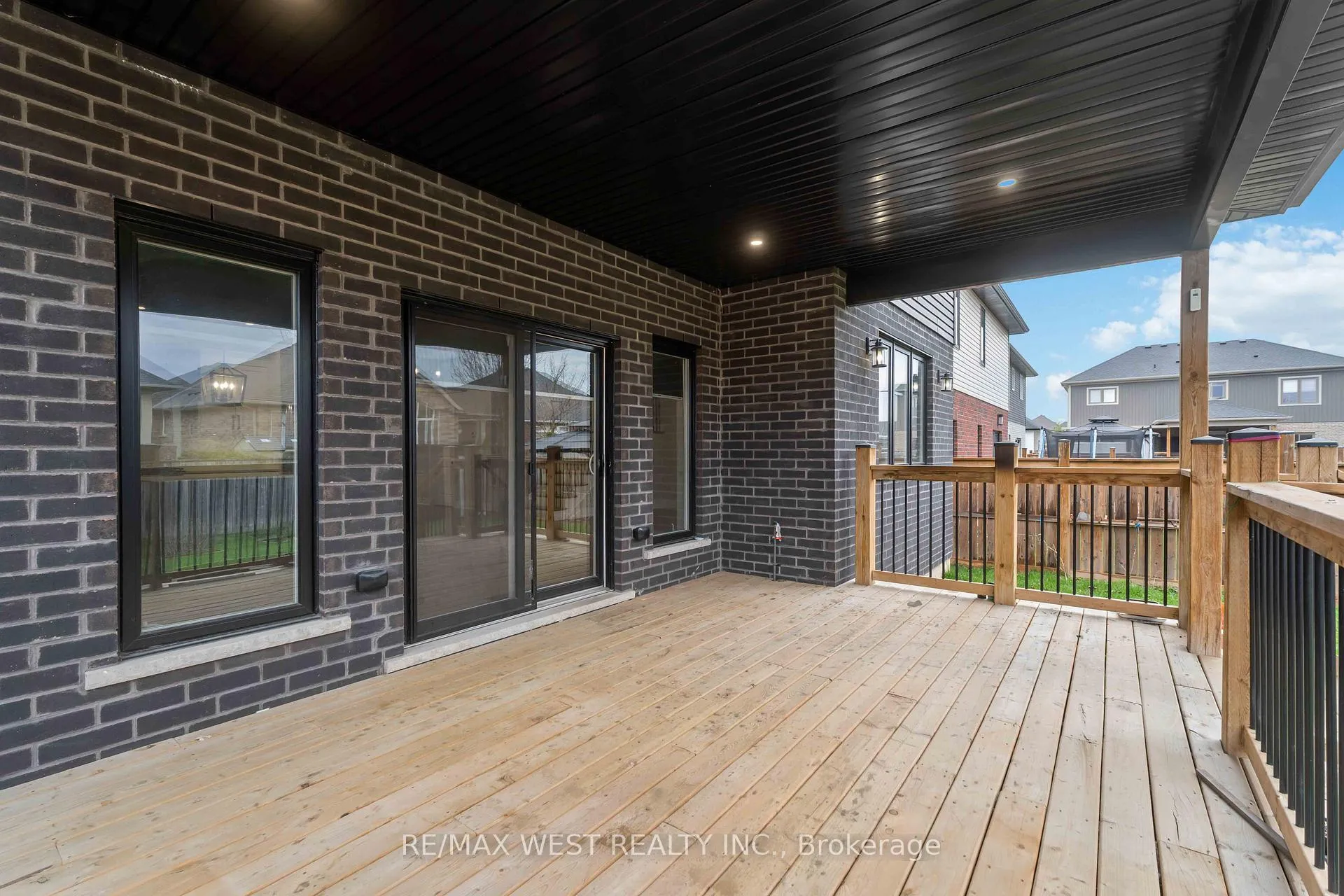 Photo 28 of 210 S Pelham Road, Welland, Coyle Creek — HOMEH