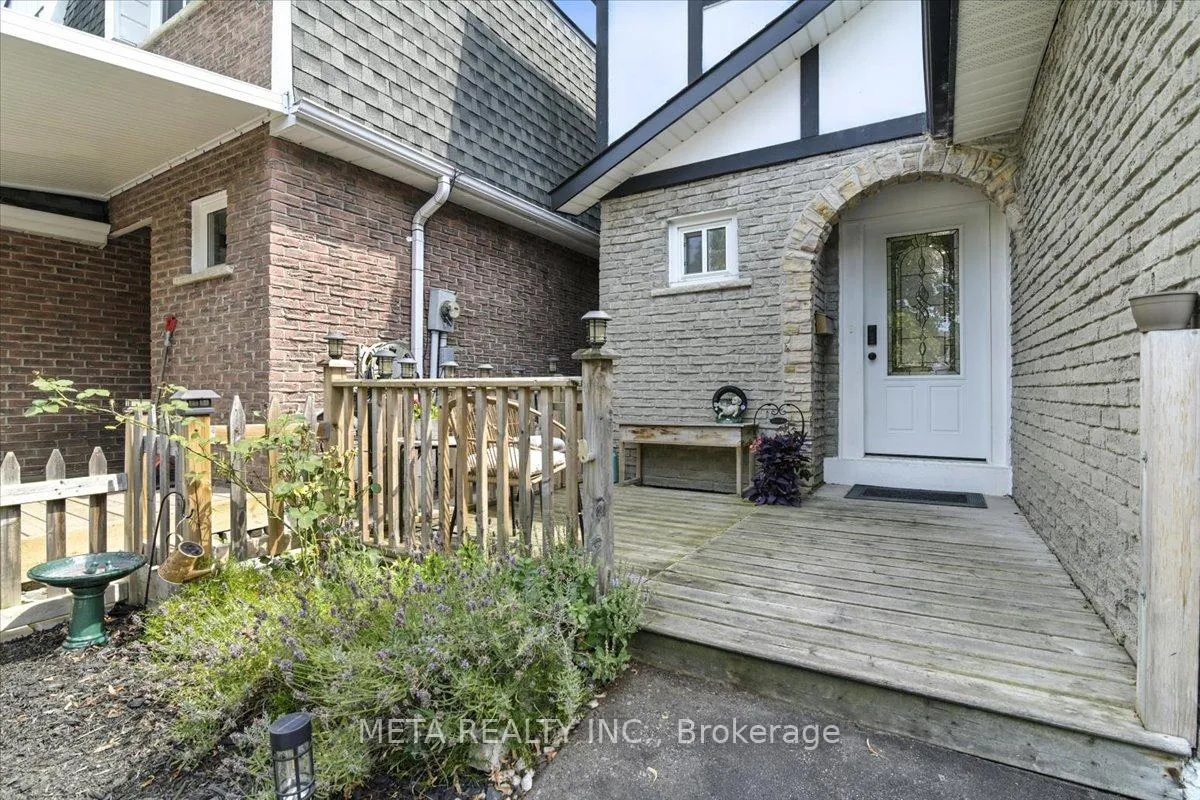 Photo 2 of 1567 Jaywin Circle, Pickering, Village East — HOMEH