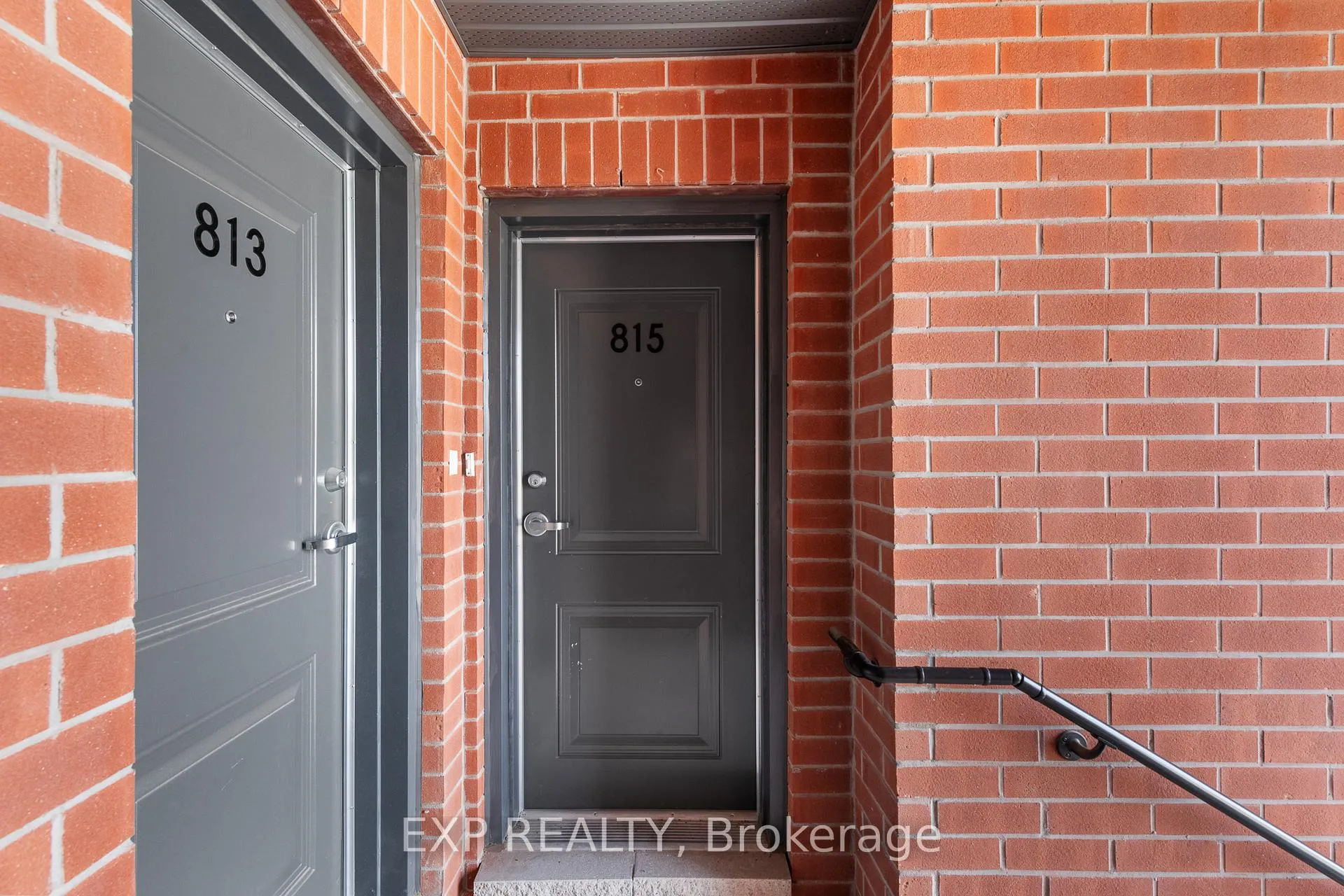 Photo 3 of 815 Silhouette Private, Ottawa, Barrhaven - Cedargrove/Fraserdale — HOMEH