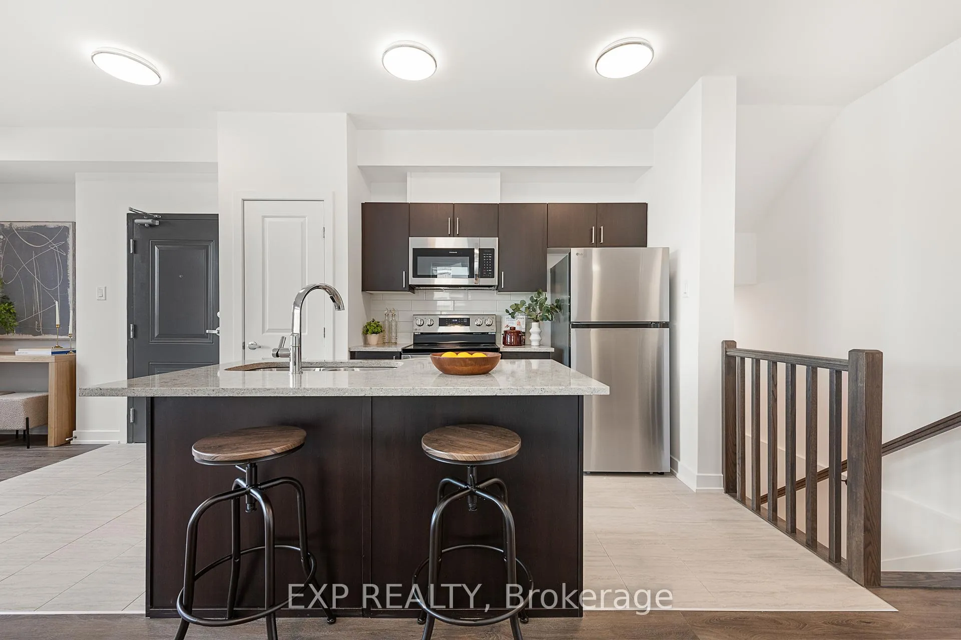 Photo 12 of 815 Silhouette Private, Ottawa, Barrhaven - Cedargrove/Fraserdale — HOMEH