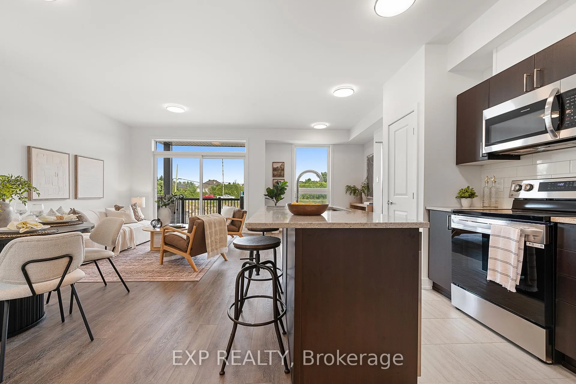 Photo 13 of 815 Silhouette Private, Ottawa, Barrhaven - Cedargrove/Fraserdale — HOMEH