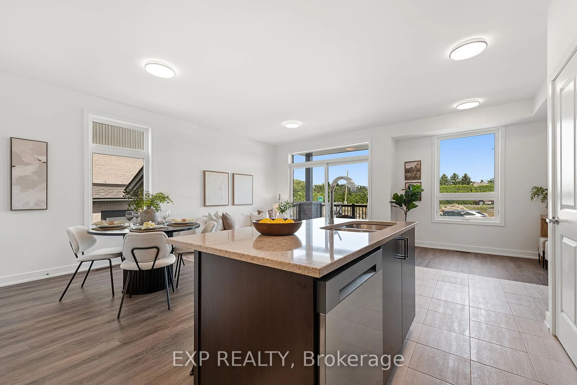 Photo 14 of 815 Silhouette Private, Ottawa, Barrhaven - Cedargrove/Fraserdale — HOMEH