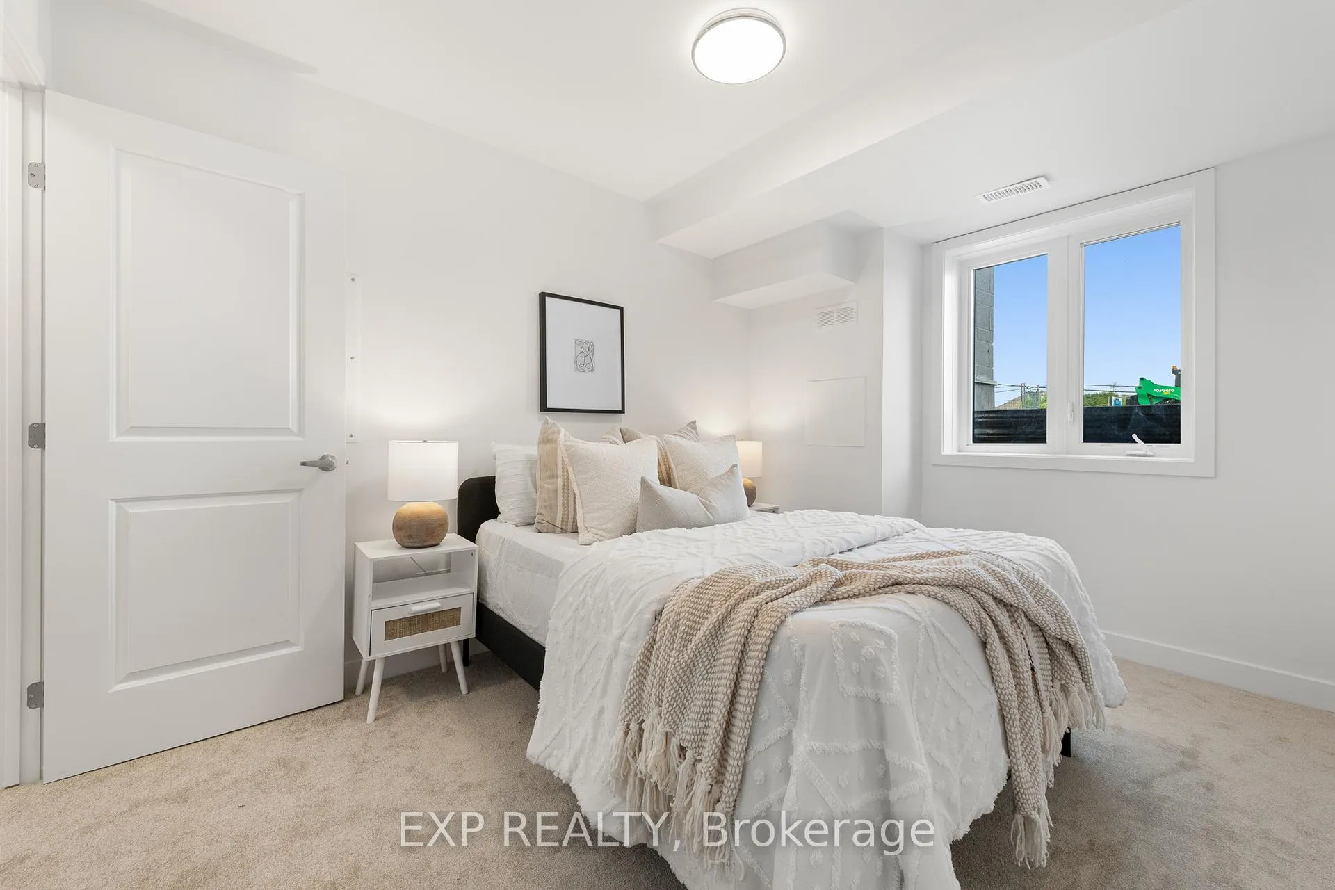 Photo 20 of 815 Silhouette Private, Ottawa, Barrhaven - Cedargrove/Fraserdale — HOMEH