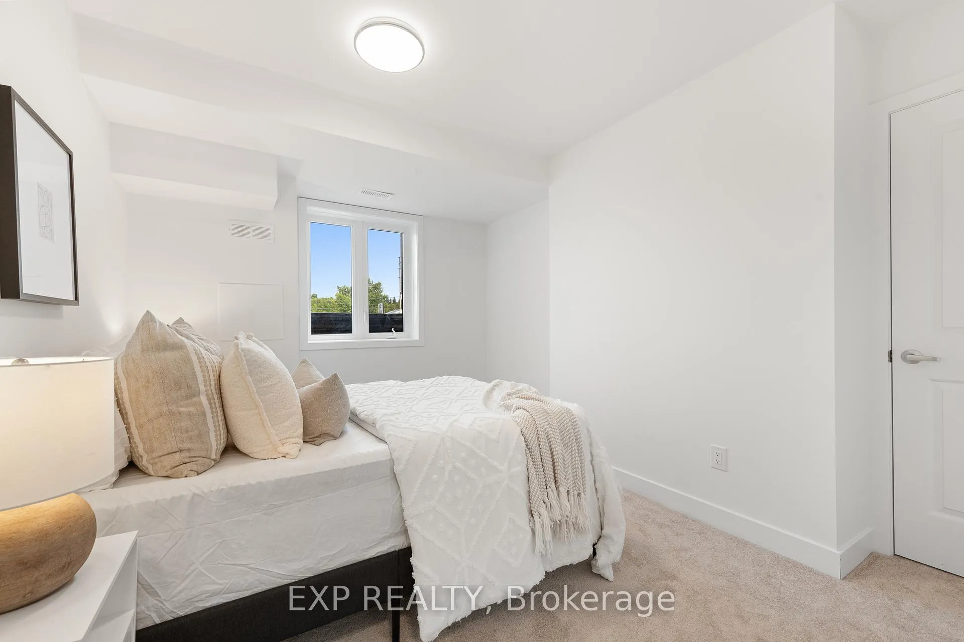 Photo 22 of 815 Silhouette Private, Ottawa, Barrhaven - Cedargrove/Fraserdale — HOMEH
