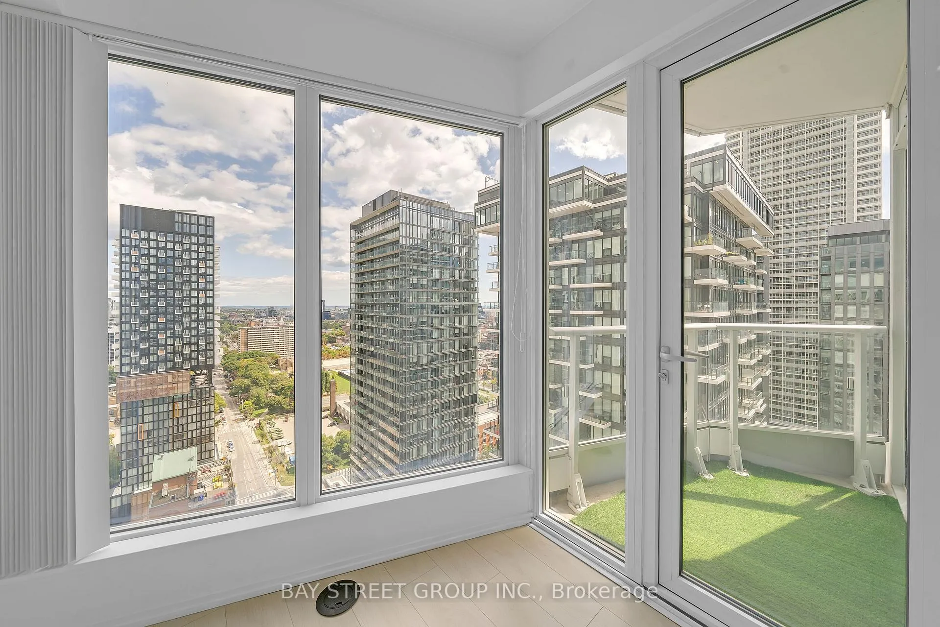 Photo 12 of Unit 2802, 68 Shuter Street, Toronto, Church-Yonge Corridor — HOMEH