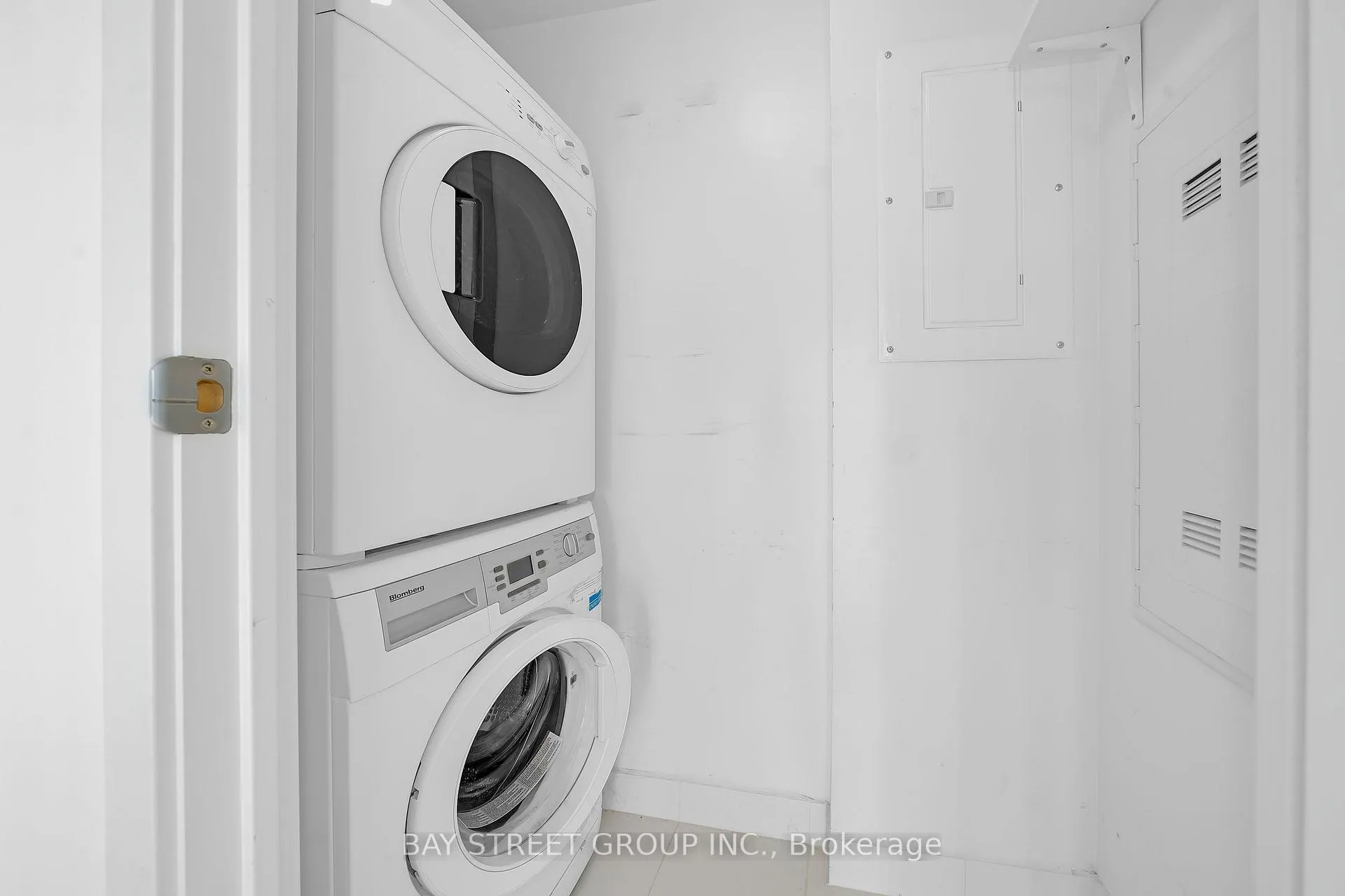 Photo 16 of Unit 2802, 68 Shuter Street, Toronto, Church-Yonge Corridor — HOMEH