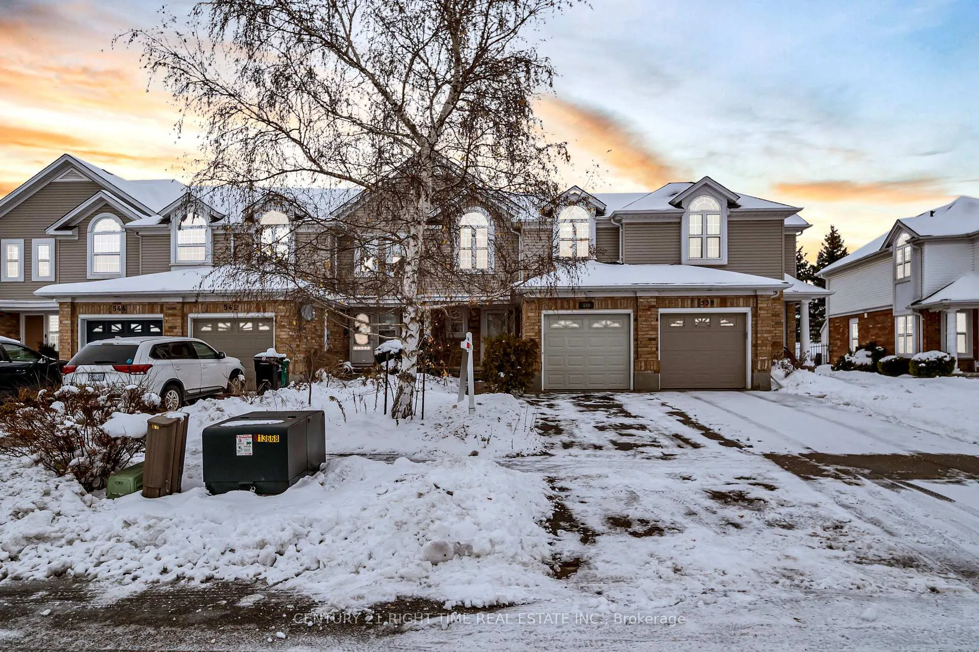 Front of 540 Mariner Drive W