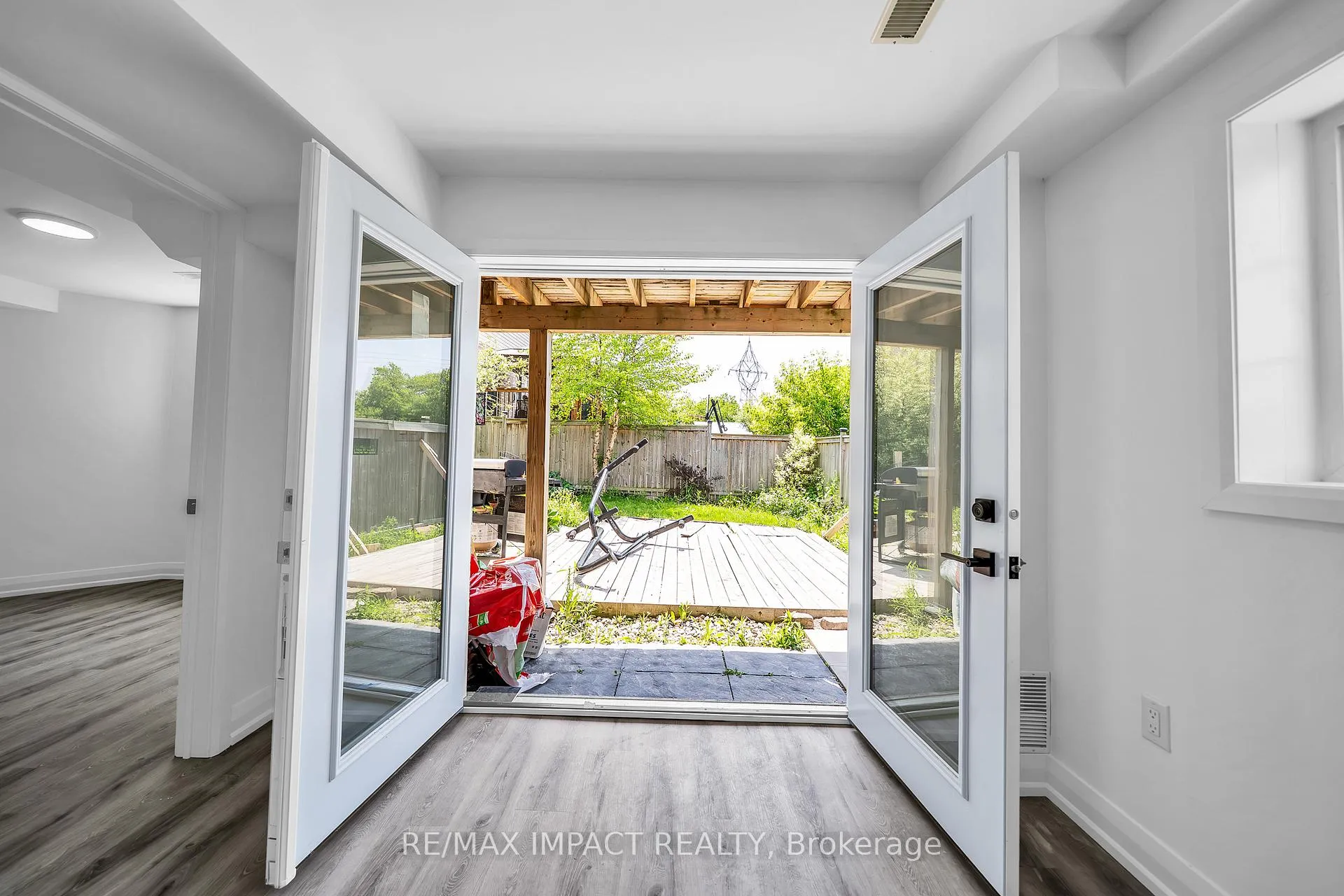 Photo 3 of Unit Basement, 537 Luple Avenue, Oshawa, Samac — HOMEH
