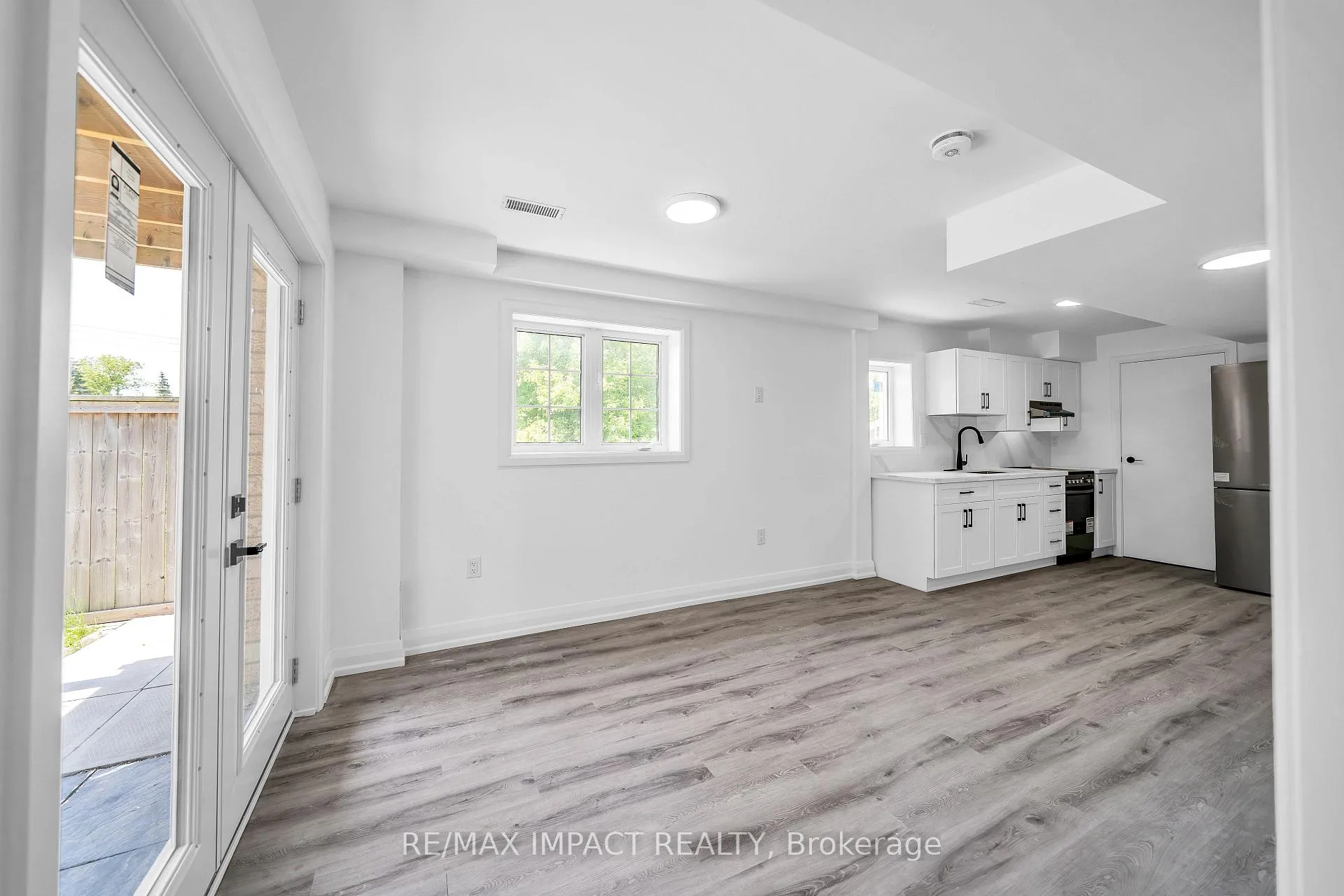 Photo 4 of Unit Basement, 537 Luple Avenue, Oshawa, Samac — HOMEH