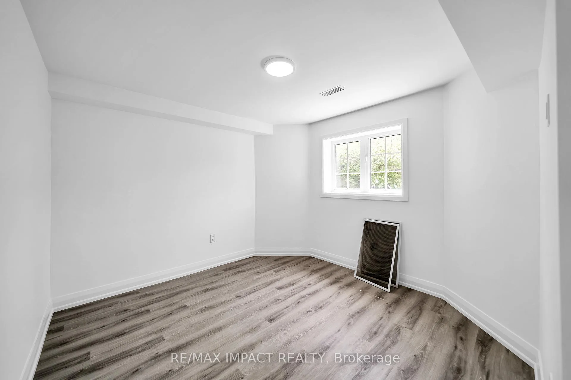 Photo 8 of Unit Basement, 537 Luple Avenue, Oshawa, Samac — HOMEH