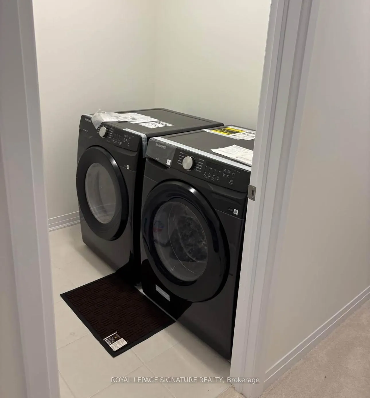 Photo 12 of Unit Upper, 28 Masters Street, Welland, Dain City — HOMEH