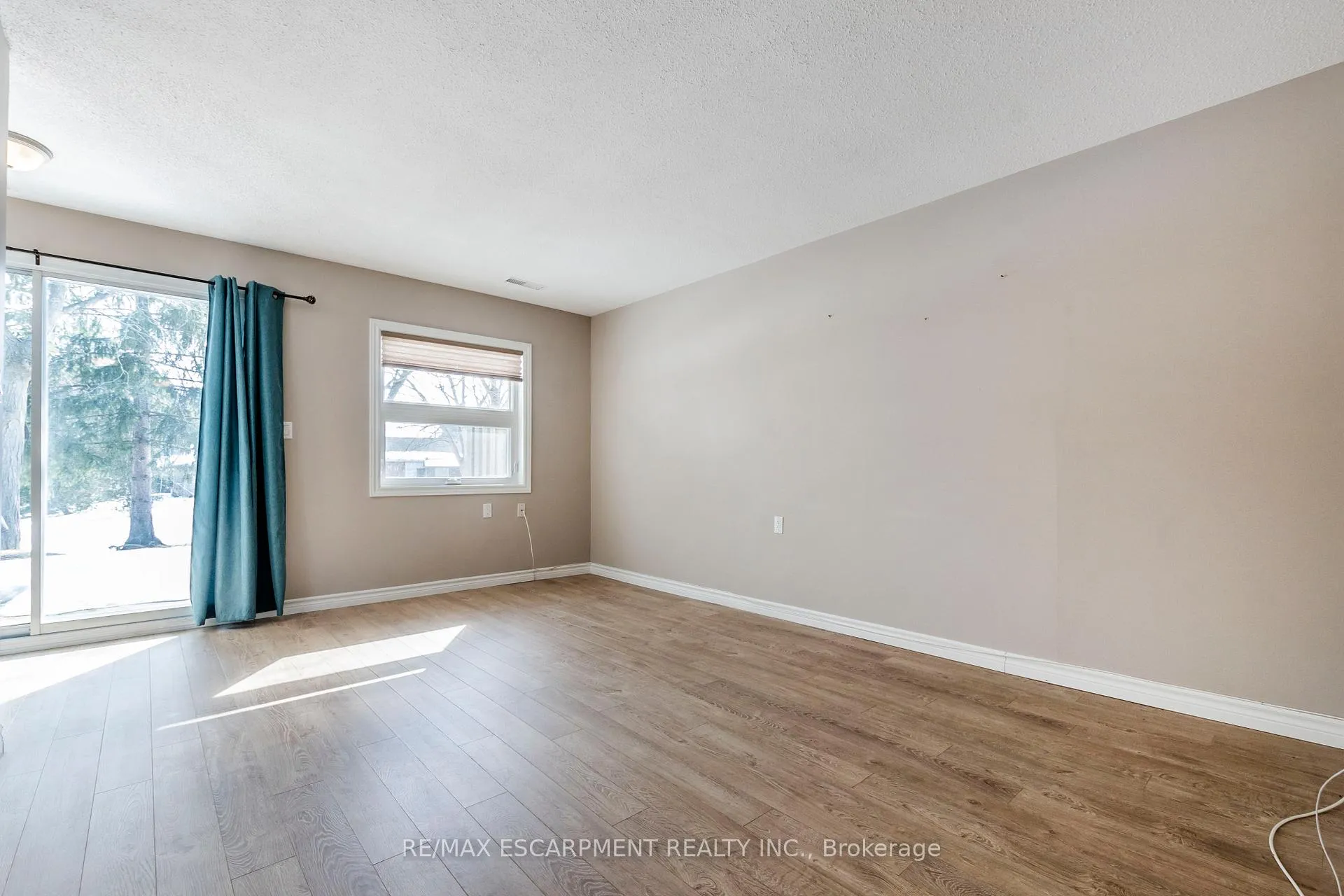 Photo 7 of 25 Szollosy Circle, Hamilton, Kennedy — HOMEH