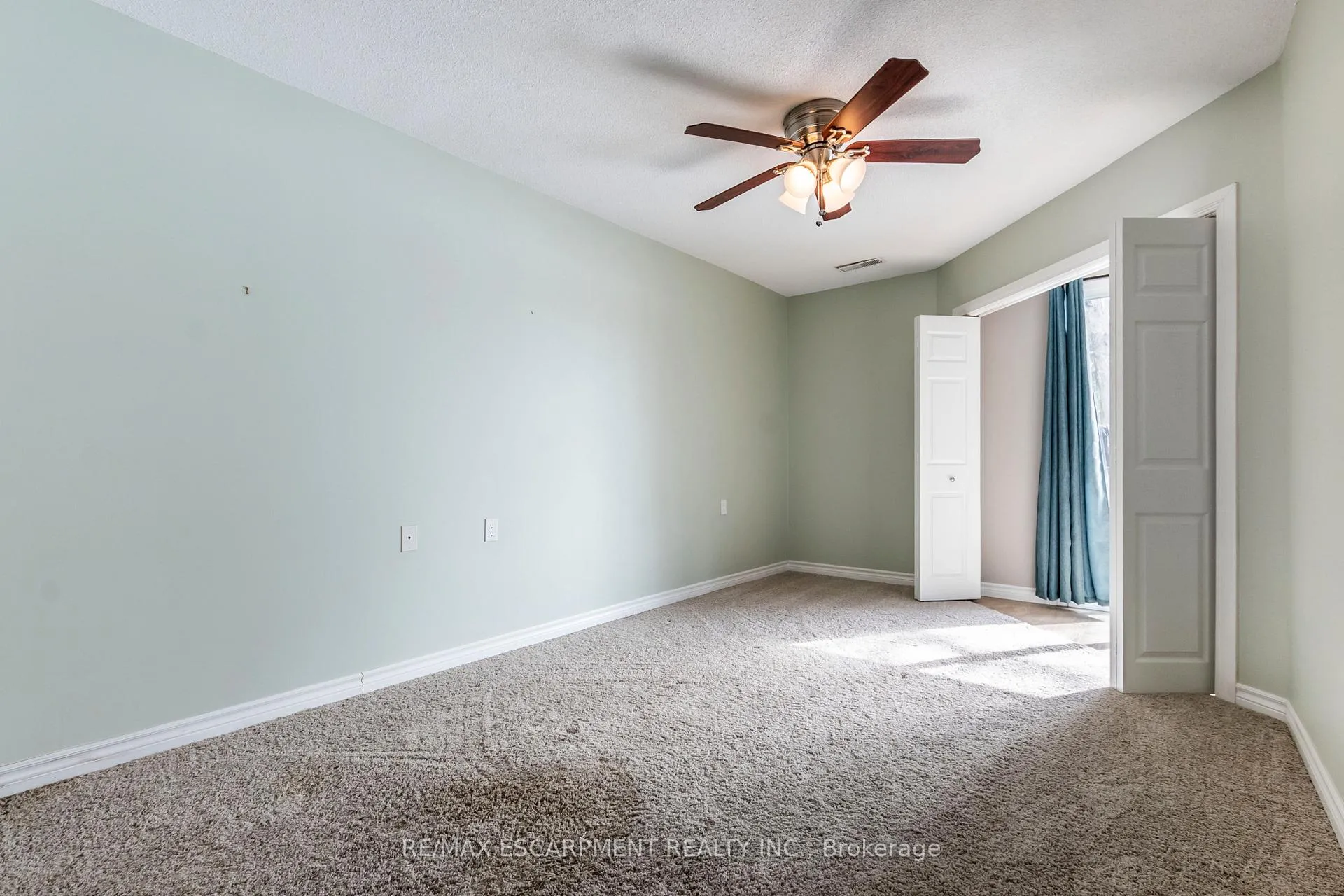 Photo 15 of 25 Szollosy Circle, Hamilton, Kennedy — HOMEH
