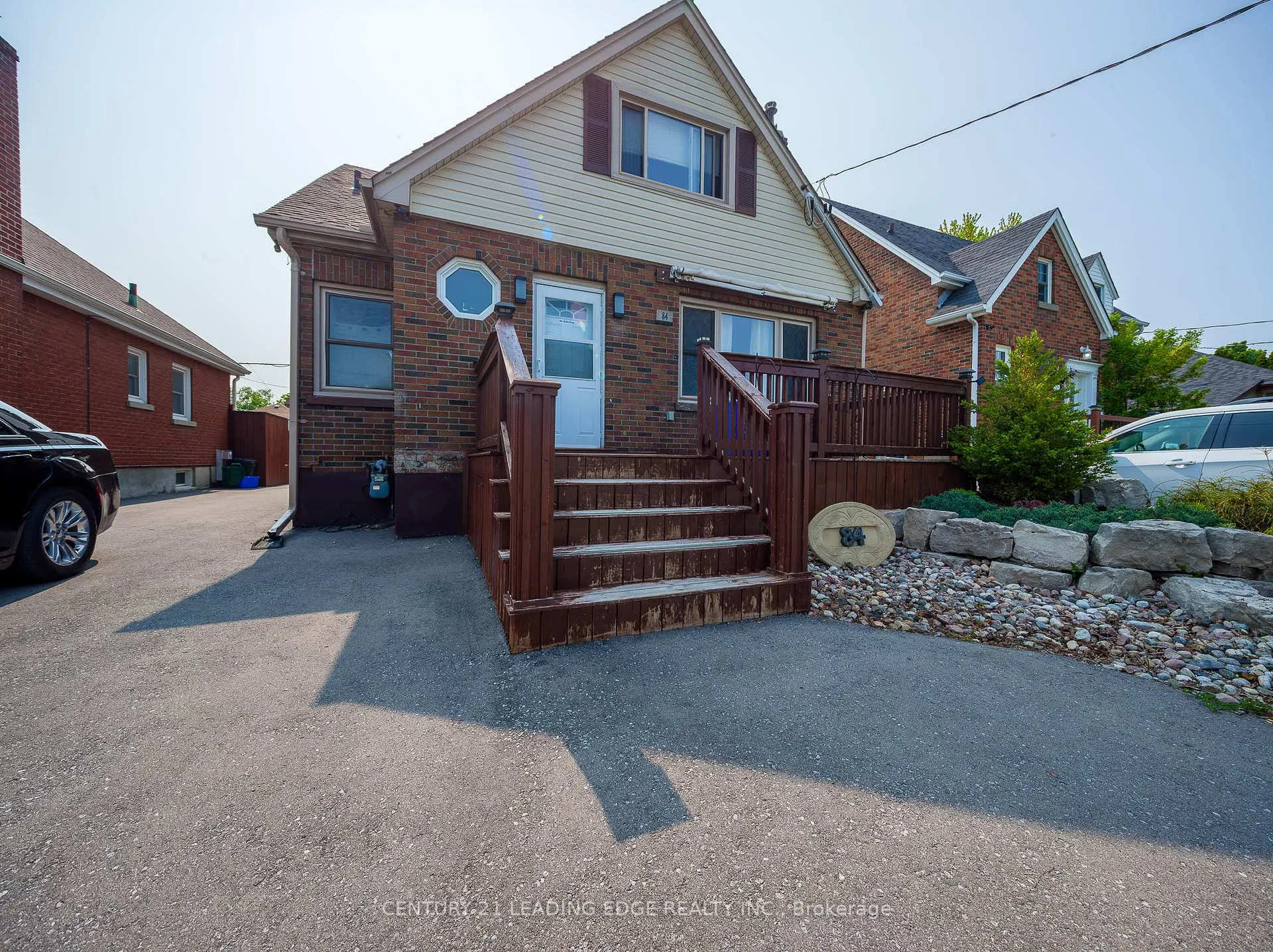 Front of Unit LOWER, 84 Central Park Boulevard N