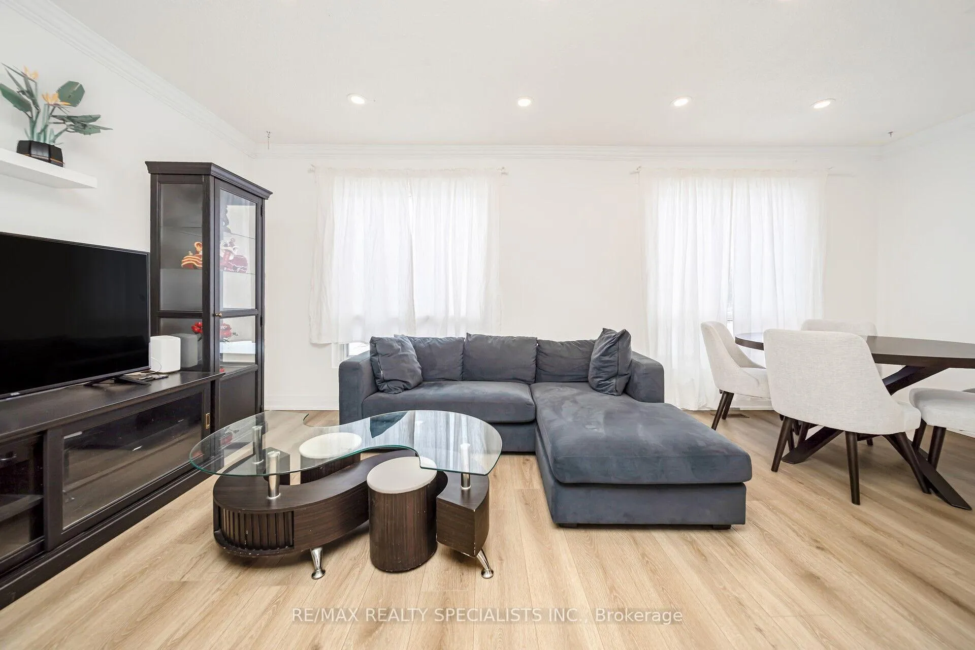 Photo 5 of 95 Carleton Place, Brampton, Bramalea West Industrial — HOMEH