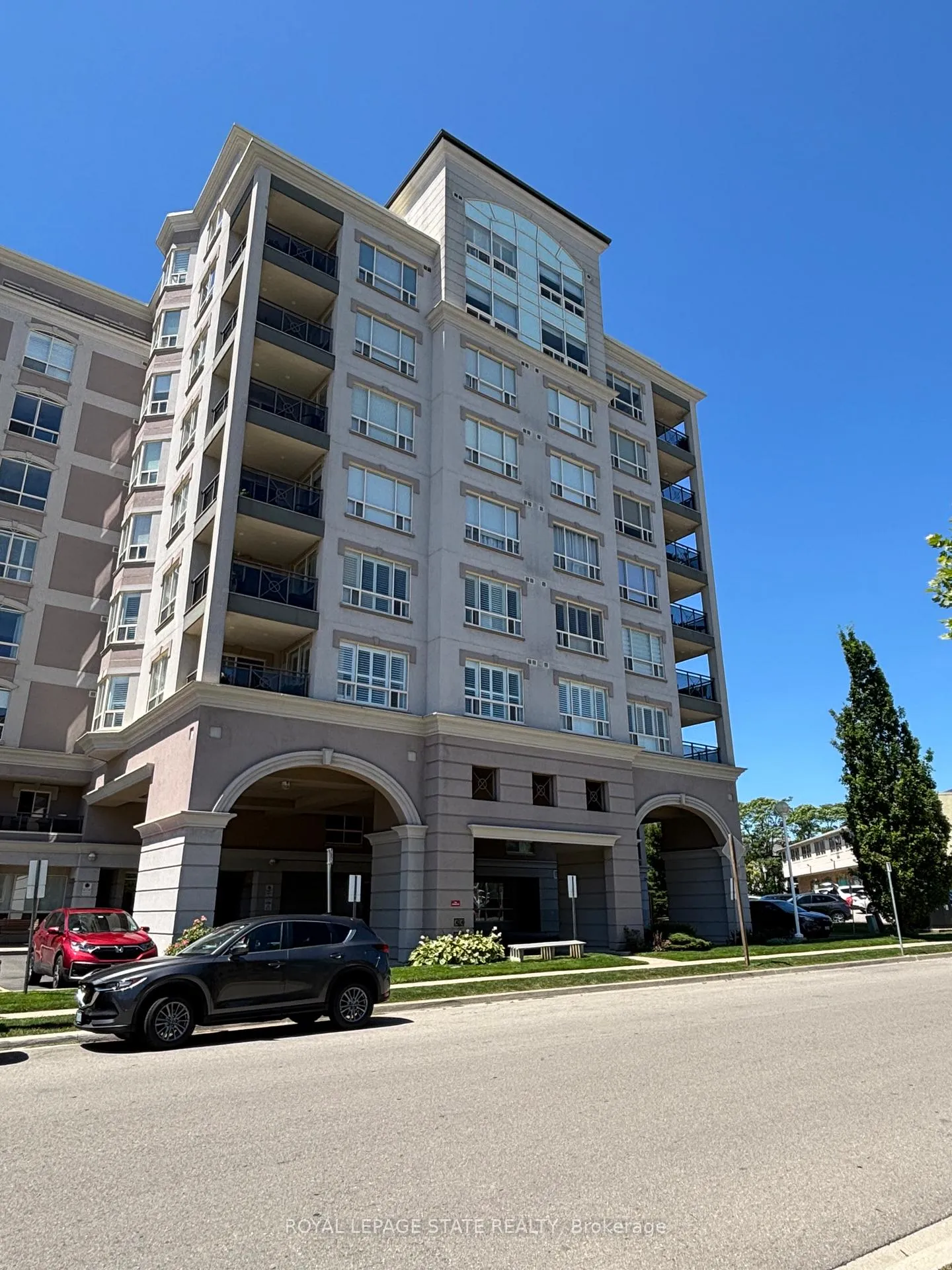 Photo 2 of Unit 203, 4000 Creekside Drive, Hamilton, Dundas — HOMEH