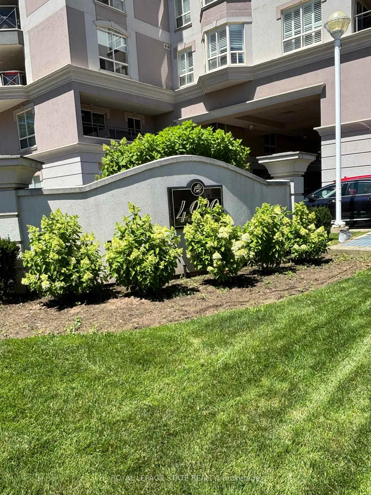 Photo 3 of Unit 203, 4000 Creekside Drive, Hamilton, Dundas — HOMEH