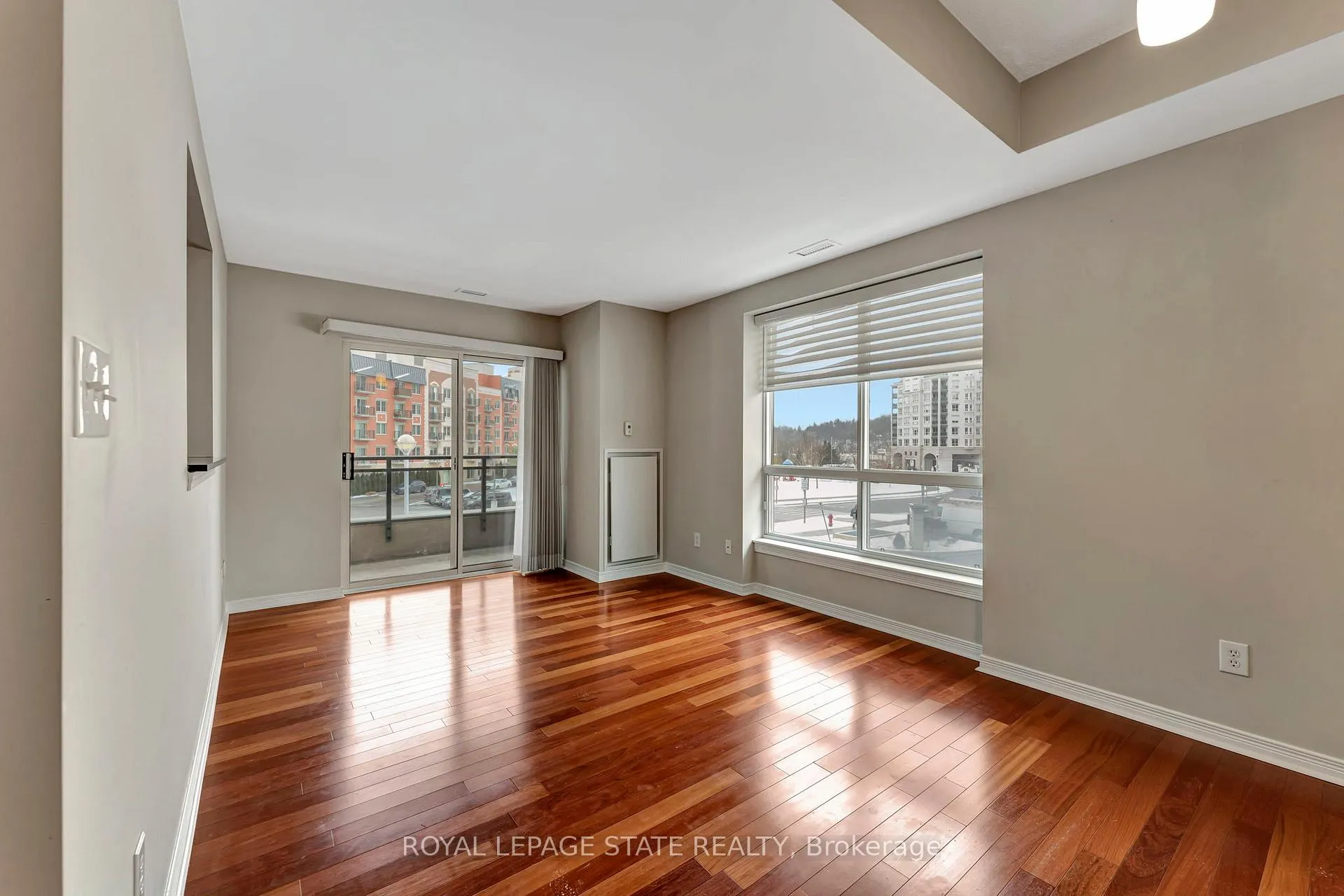 Photo 6 of Unit 203, 4000 Creekside Drive, Hamilton, Dundas — HOMEH