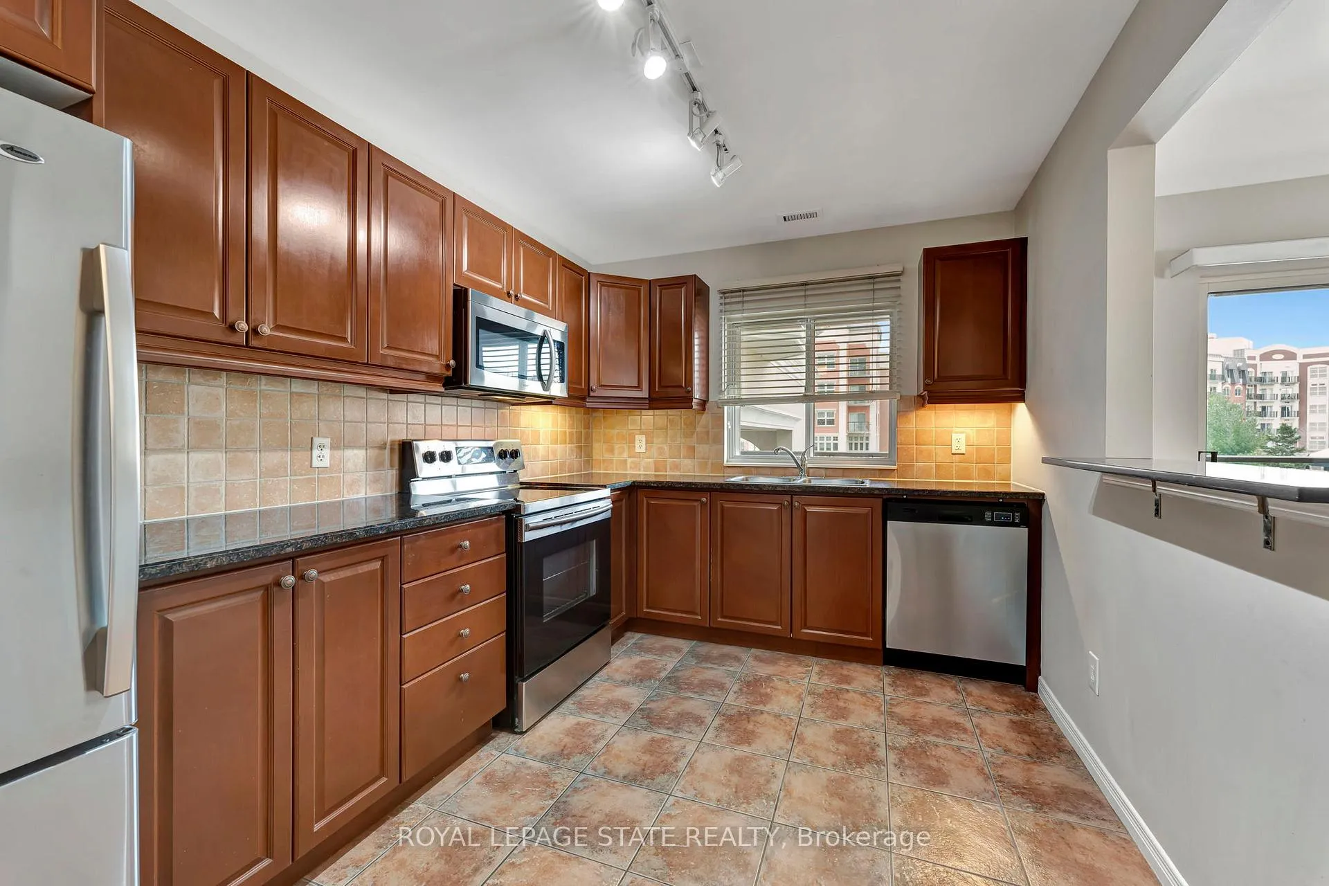 Photo 10 of Unit 203, 4000 Creekside Drive, Hamilton, Dundas — HOMEH