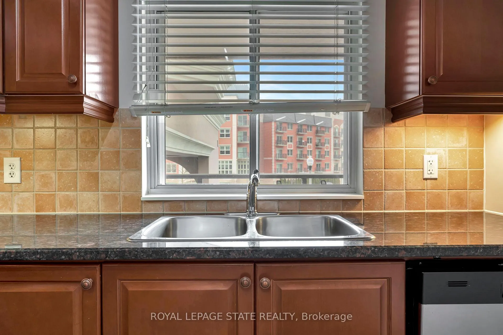Photo 11 of Unit 203, 4000 Creekside Drive, Hamilton, Dundas — HOMEH
