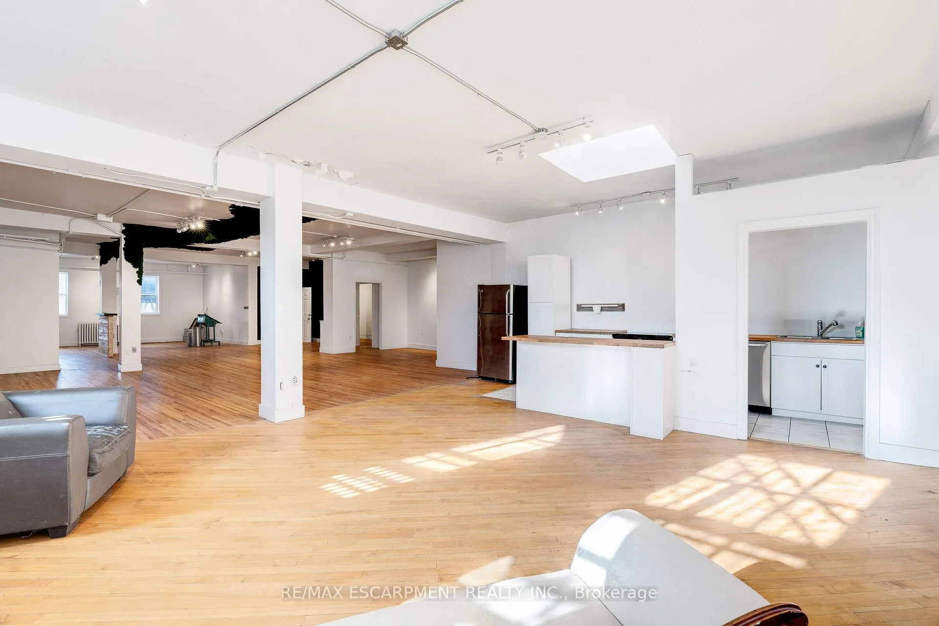 Photo 6 of Unit 2, 323-327 King Street E, Hamilton, Beasley — HOMEH