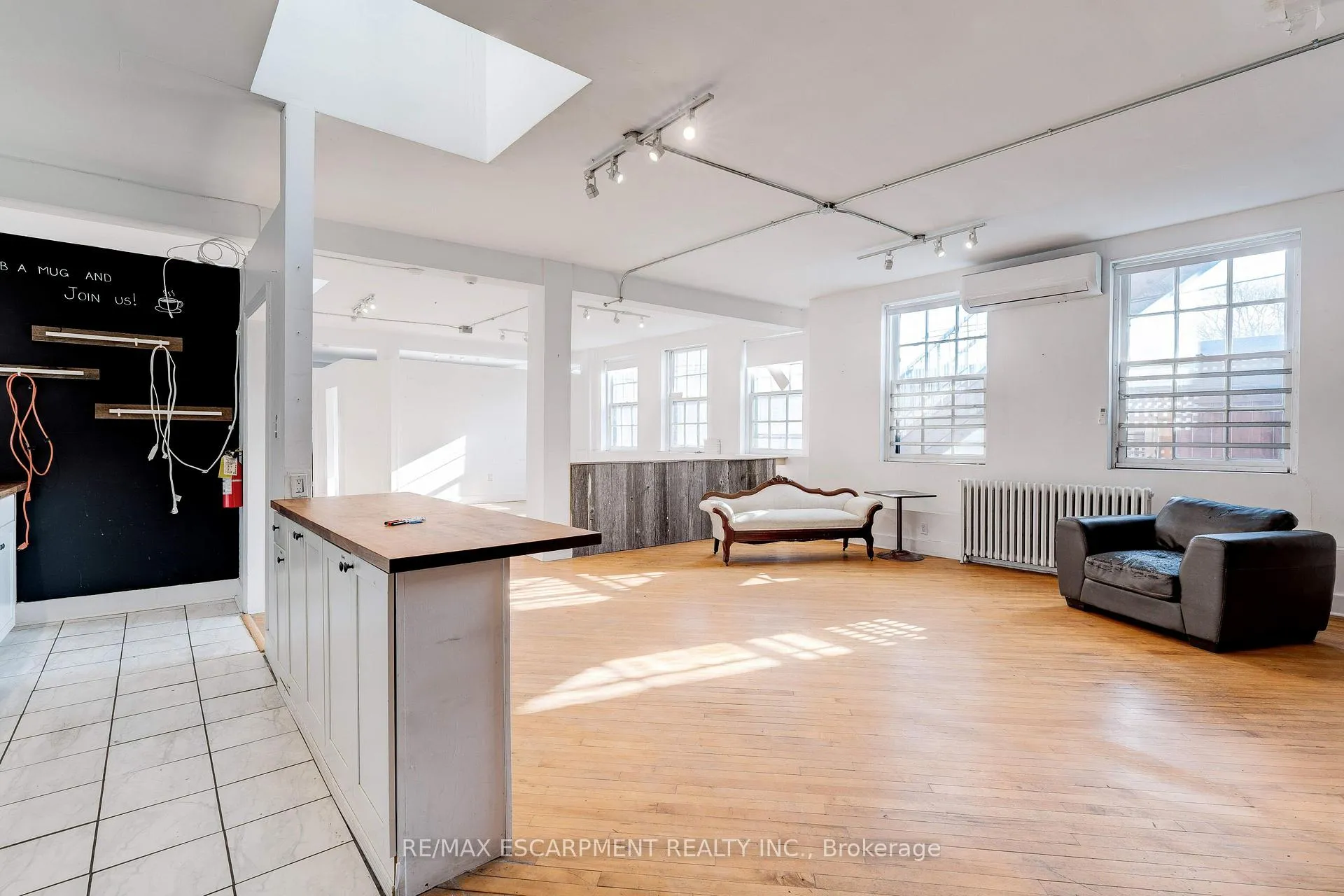 Photo 8 of Unit 2, 323-327 King Street E, Hamilton, Beasley — HOMEH