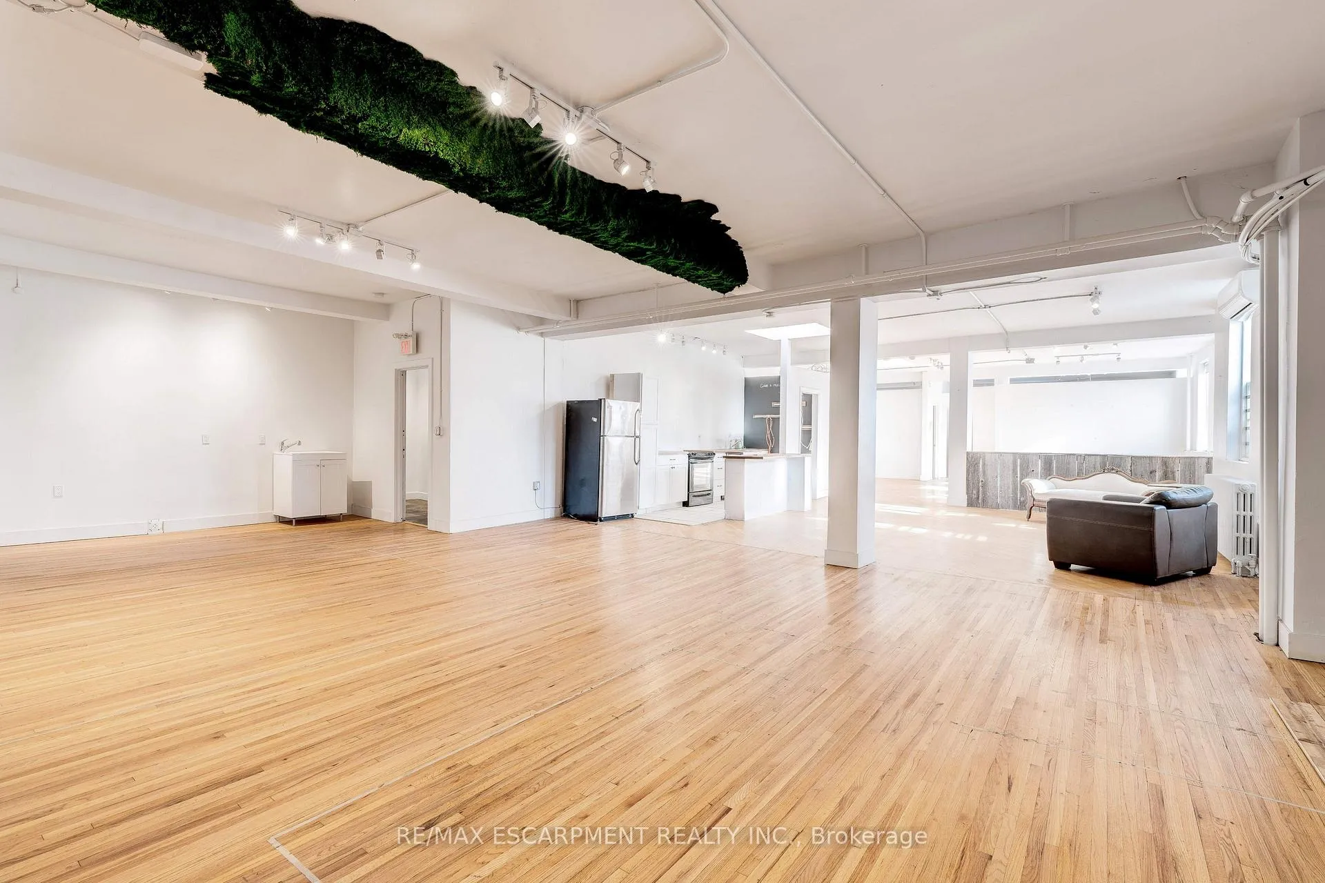 Photo 11 of Unit 2, 323-327 King Street E, Hamilton, Beasley — HOMEH