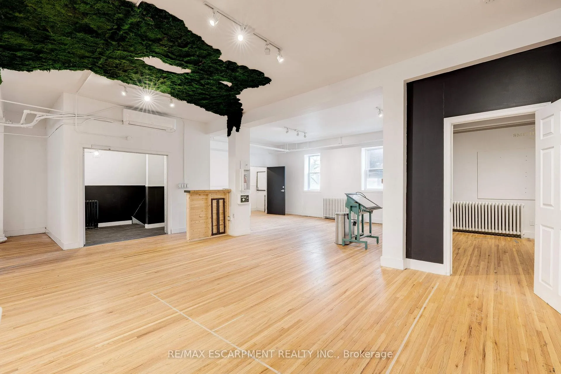 Photo 13 of Unit 2, 323-327 King Street E, Hamilton, Beasley — HOMEH