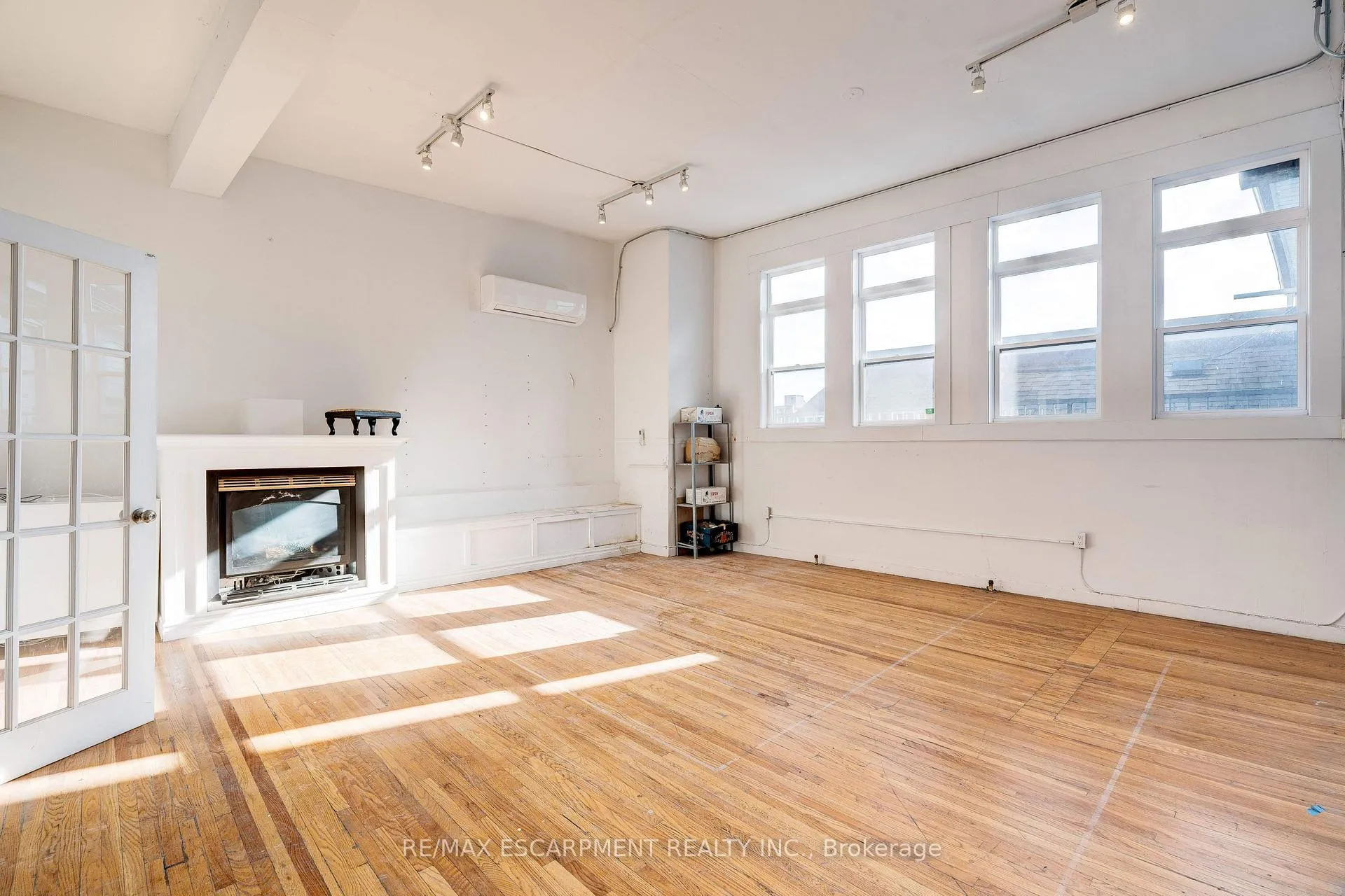 Photo 22 of Unit 2, 323-327 King Street E, Hamilton, Beasley — HOMEH