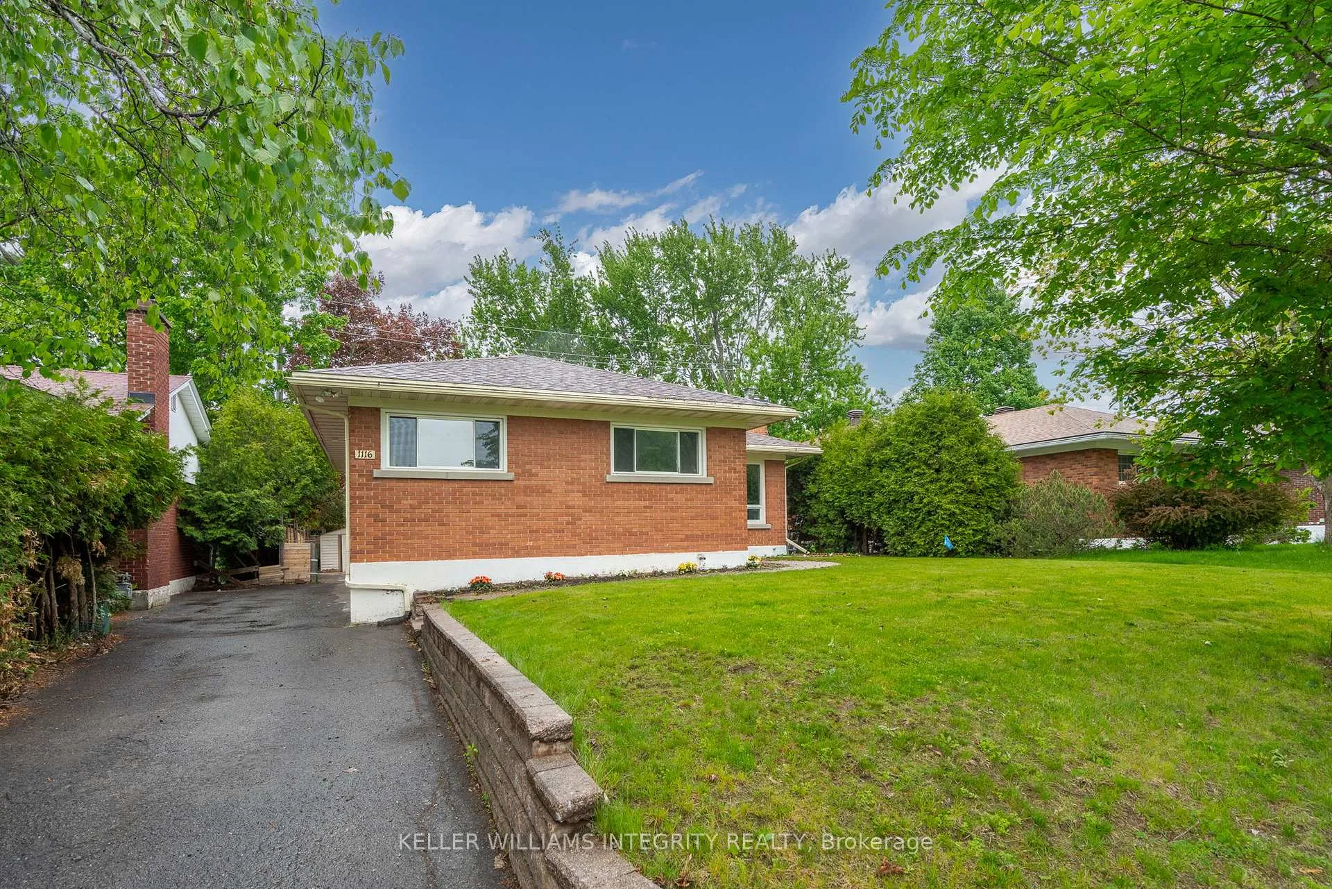 Front of 1116 Cline Crescent