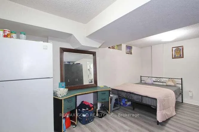 Photo 34 of 88 Ridgemore Crescent, Brampton, Fletcher's Meadow — HOMEH