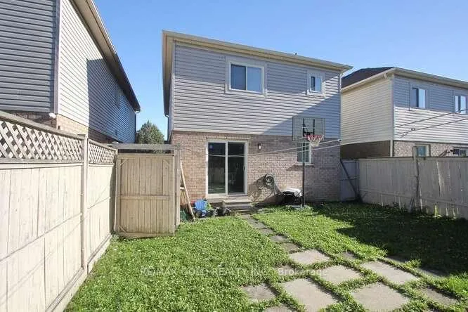 Photo 42 of 88 Ridgemore Crescent, Brampton, Fletcher's Meadow — HOMEH