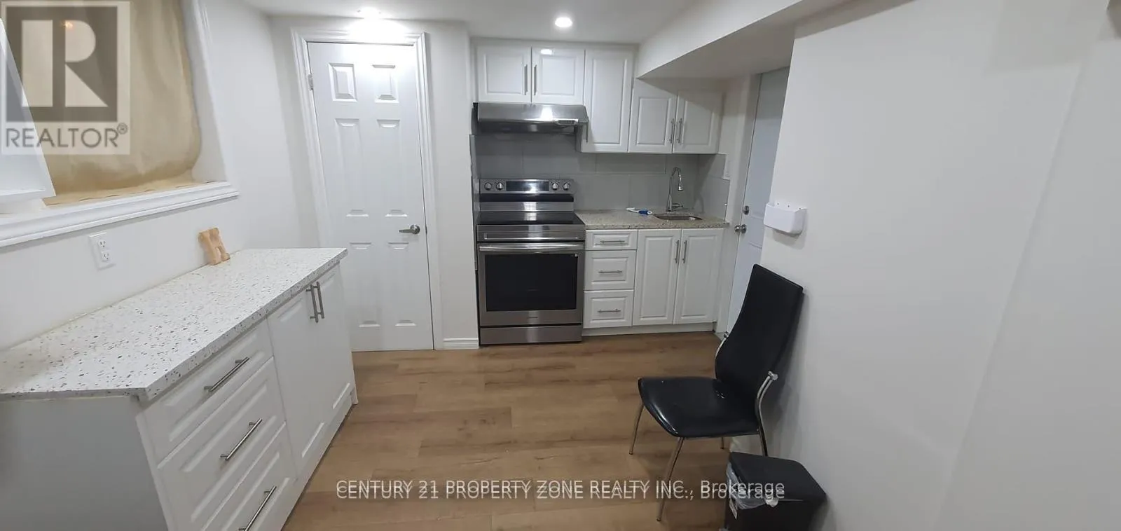 Front of Unit Bsmt, 68 Hoskins Square