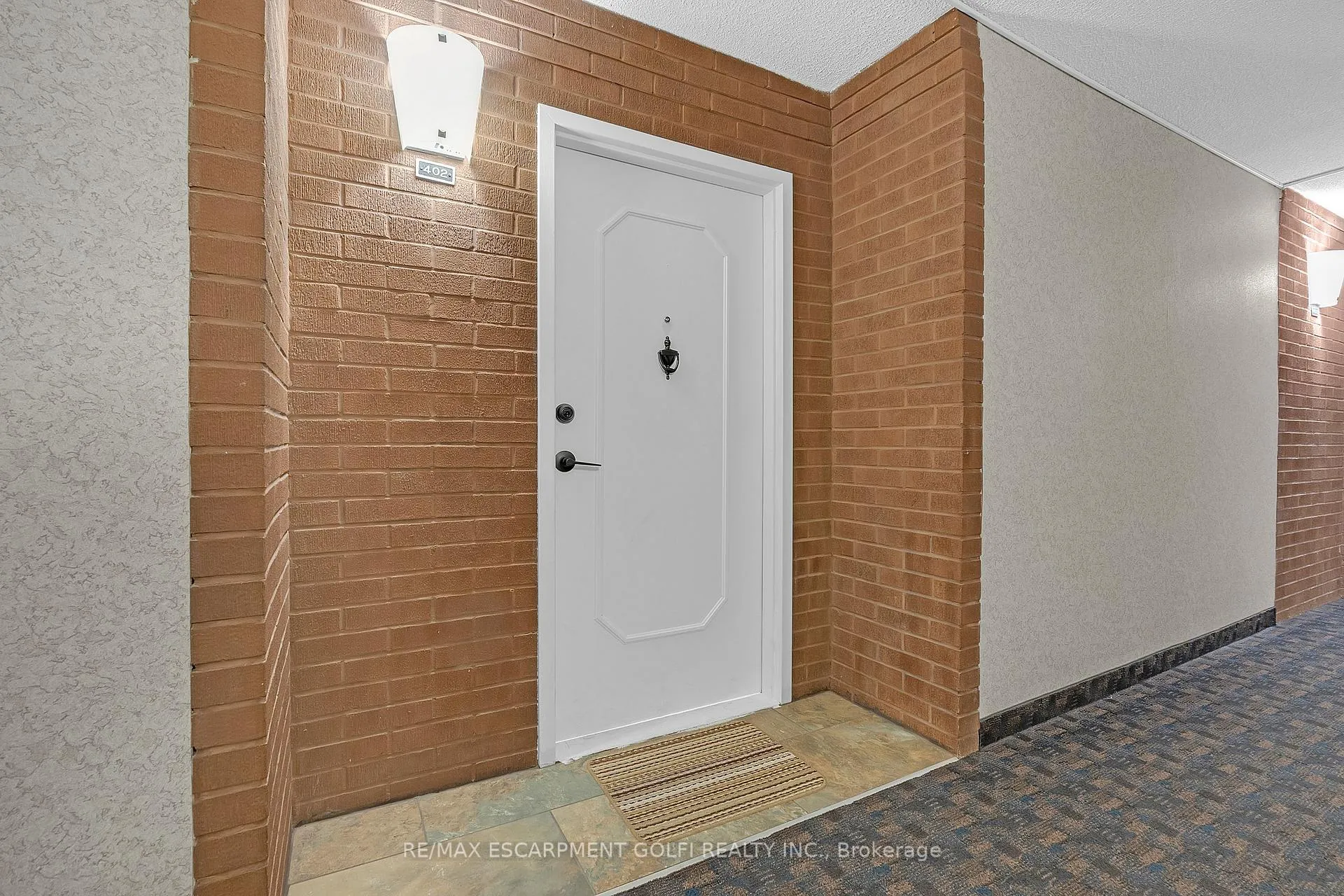 Photo 4 of Unit 402, 1966 Main Street W, Hamilton, Ainslie Wood — HOMEH