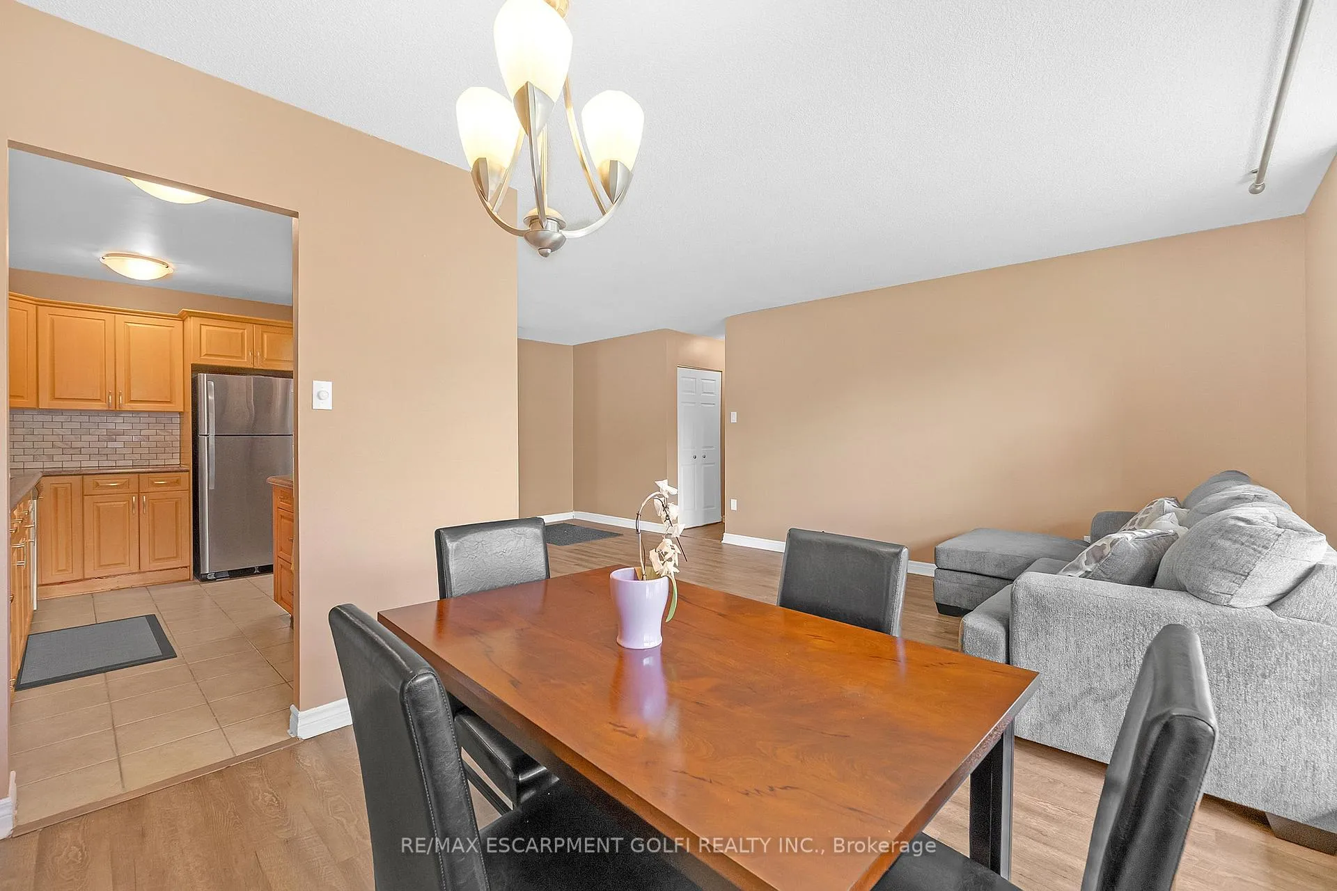 Photo 12 of Unit 402, 1966 Main Street W, Hamilton, Ainslie Wood — HOMEH