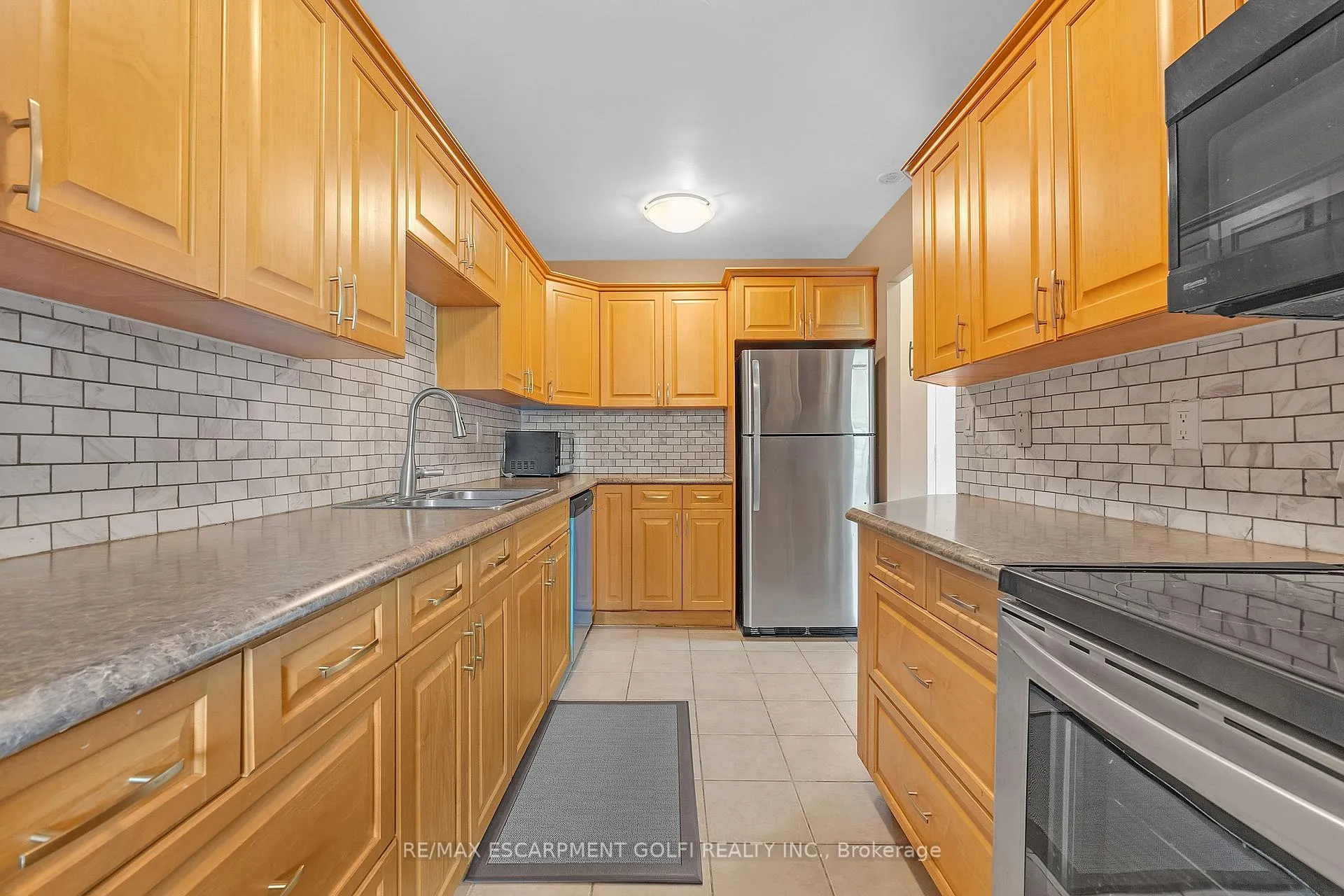Photo 13 of Unit 402, 1966 Main Street W, Hamilton, Ainslie Wood — HOMEH