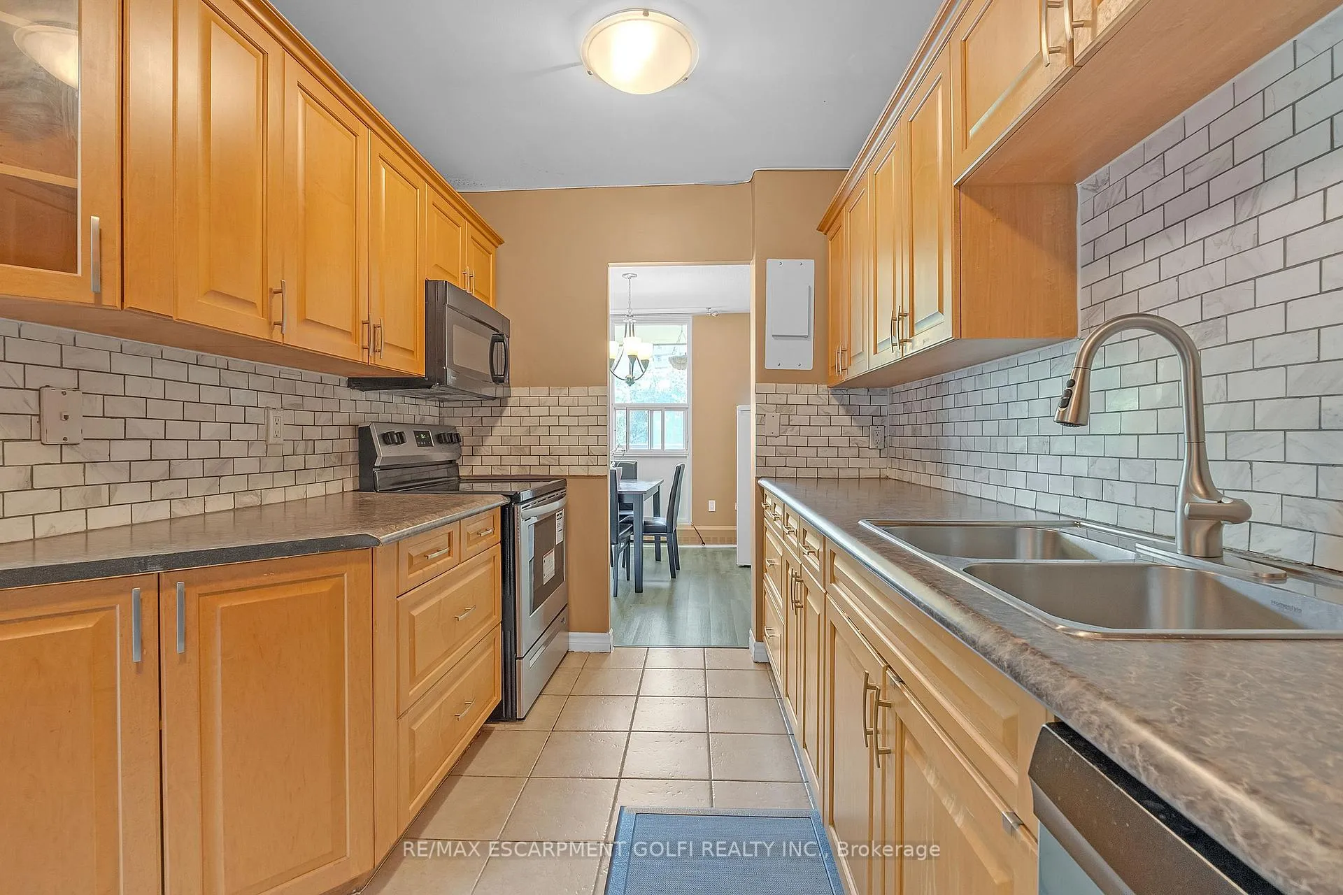 Photo 14 of Unit 402, 1966 Main Street W, Hamilton, Ainslie Wood — HOMEH