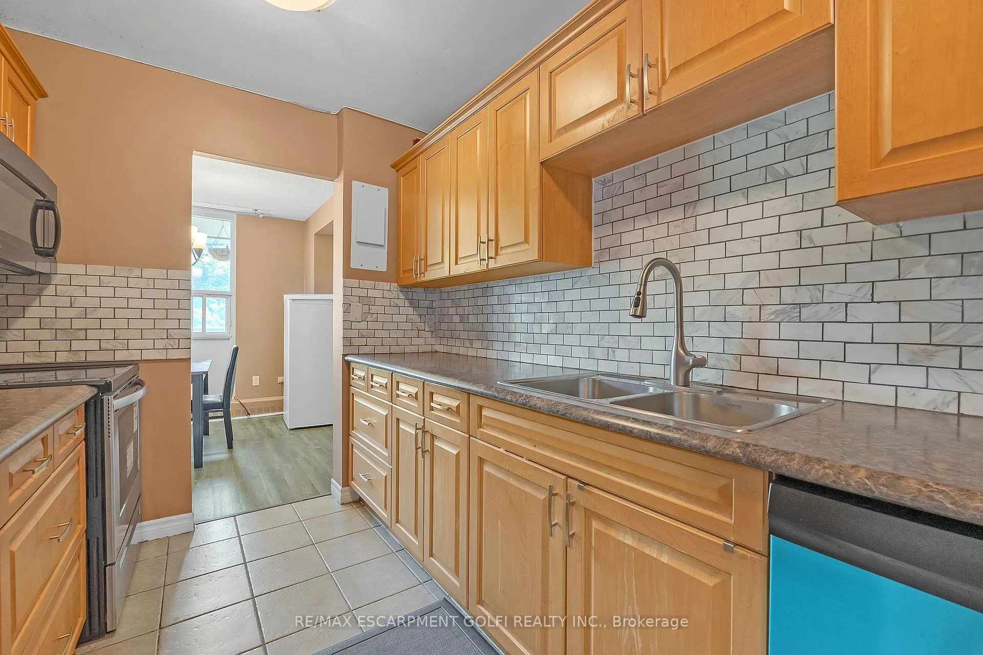 Photo 15 of Unit 402, 1966 Main Street W, Hamilton, Ainslie Wood — HOMEH