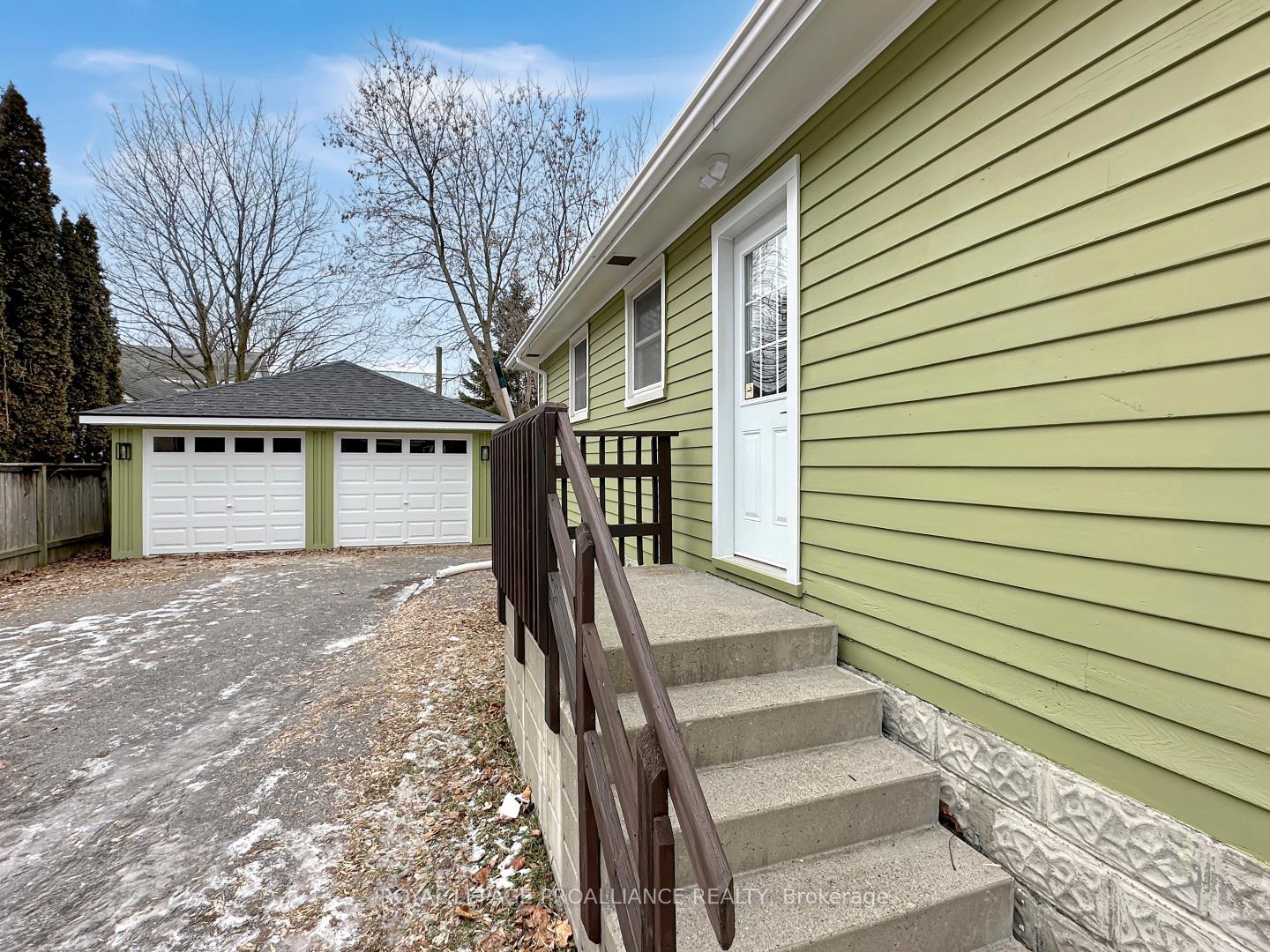 Photo 4 of 140 Charles Street, Belleville, Belleville Ward — HOMEH