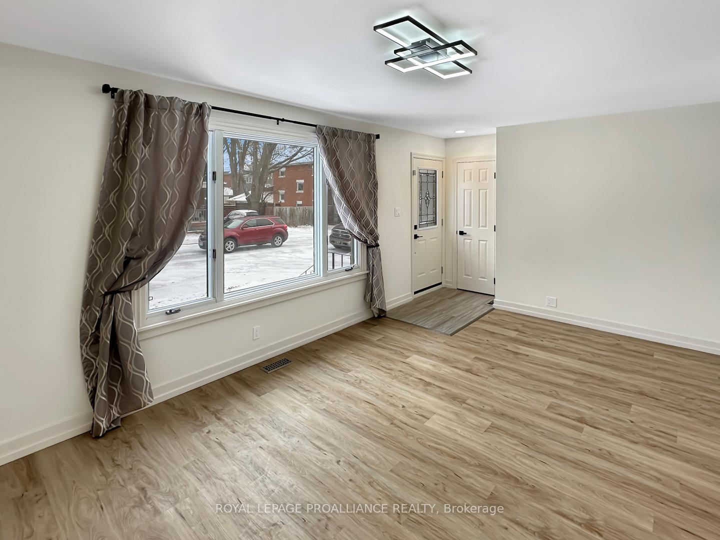 Photo 5 of 140 Charles Street, Belleville, Belleville Ward — HOMEH