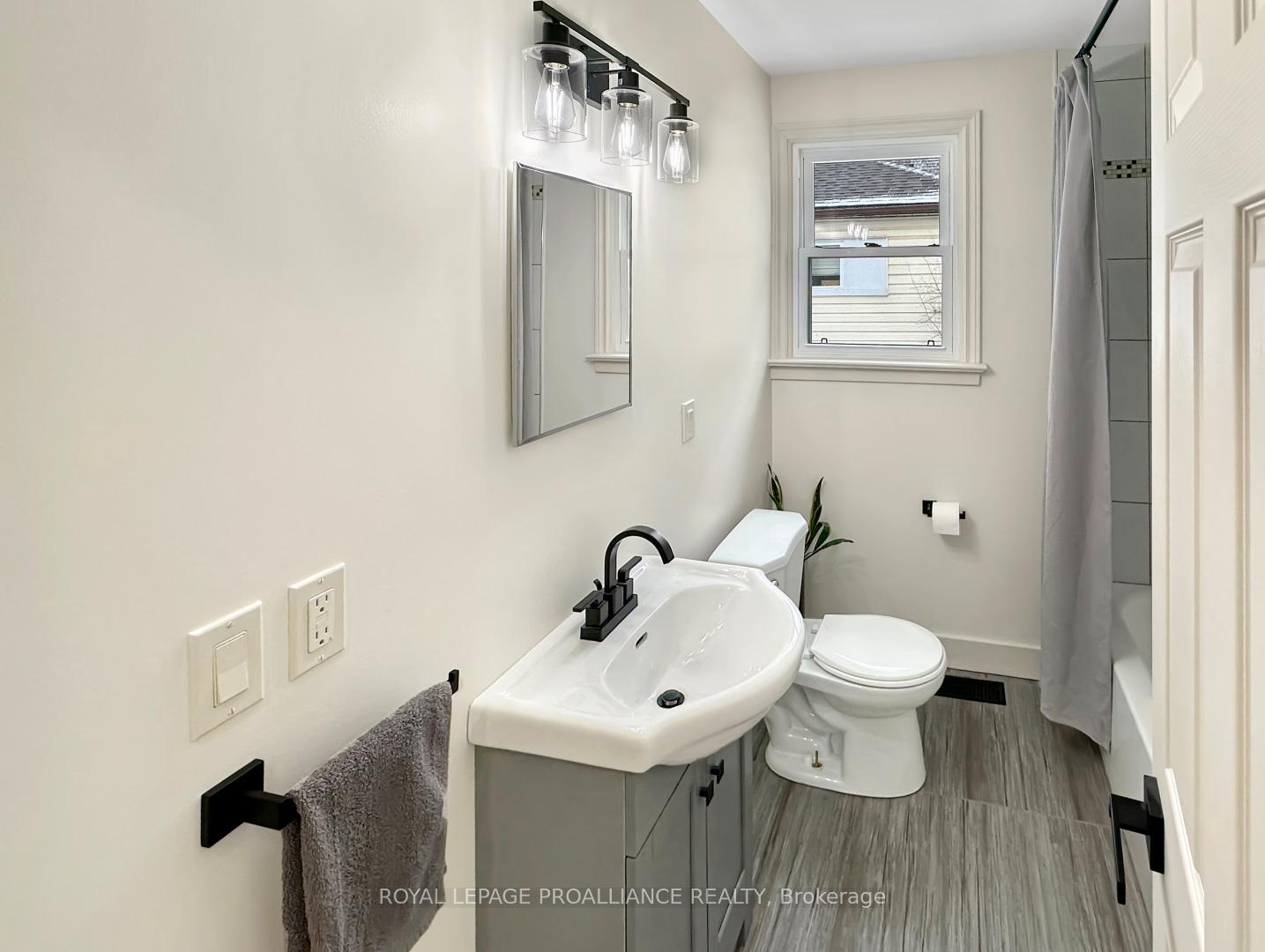 Photo 17 of 140 Charles Street, Belleville, Belleville Ward — HOMEH