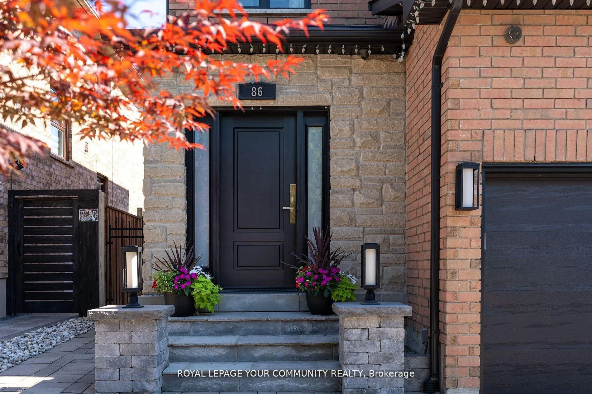 Photo 3 of 86 Corkwood Crescent, Vaughan, Maple — HOMEH