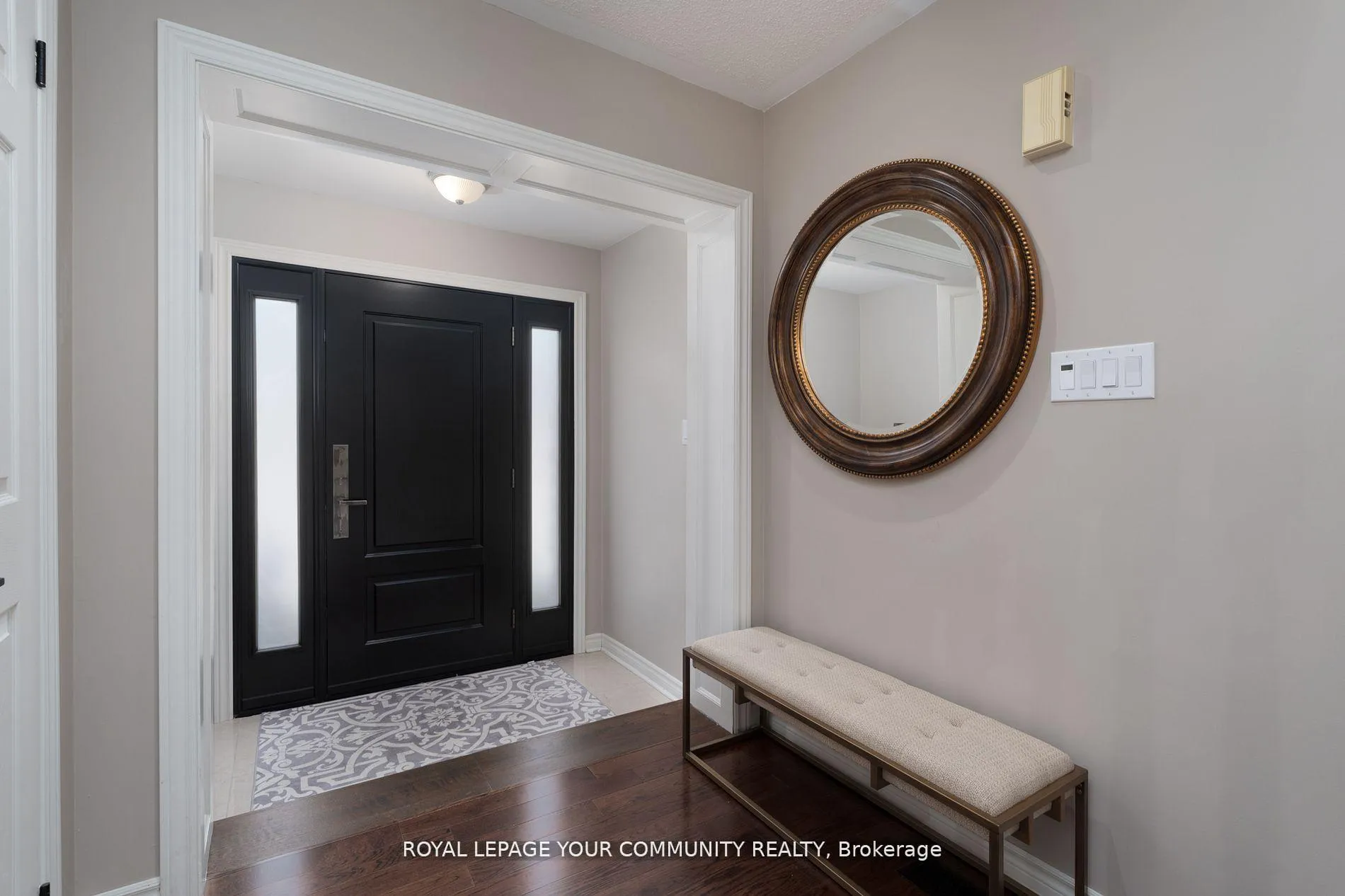 Photo 4 of 86 Corkwood Crescent, Vaughan, Maple — HOMEH