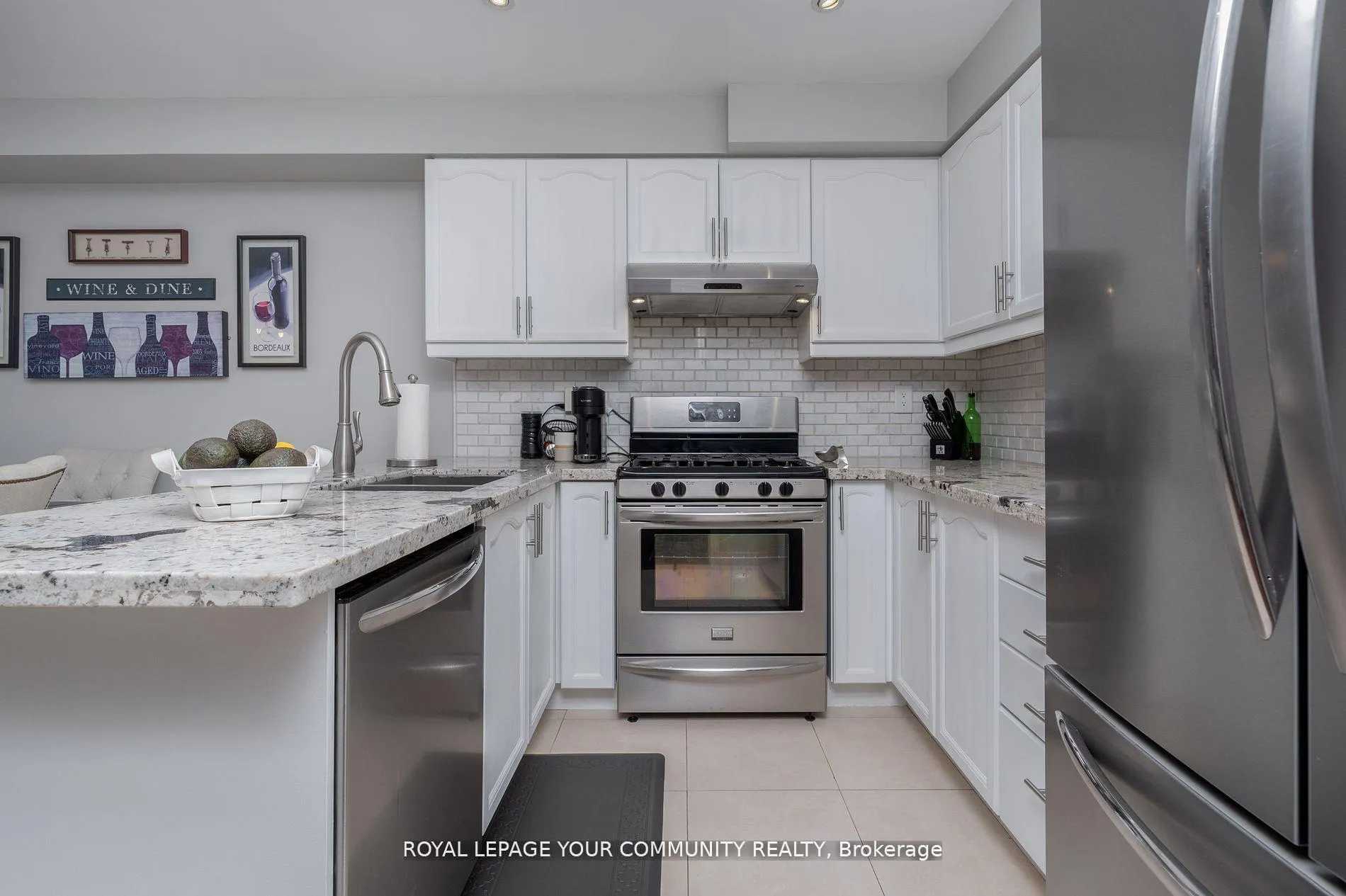 Photo 13 of 86 Corkwood Crescent, Vaughan, Maple — HOMEH