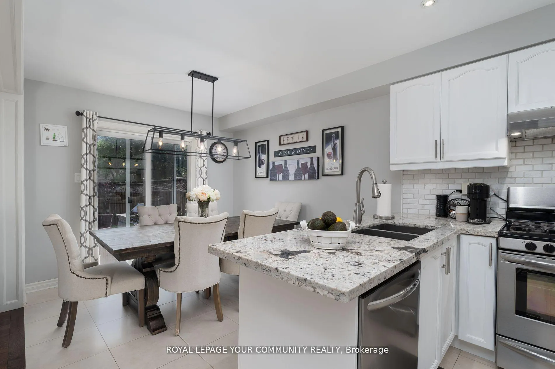 Photo 14 of 86 Corkwood Crescent, Vaughan, Maple — HOMEH