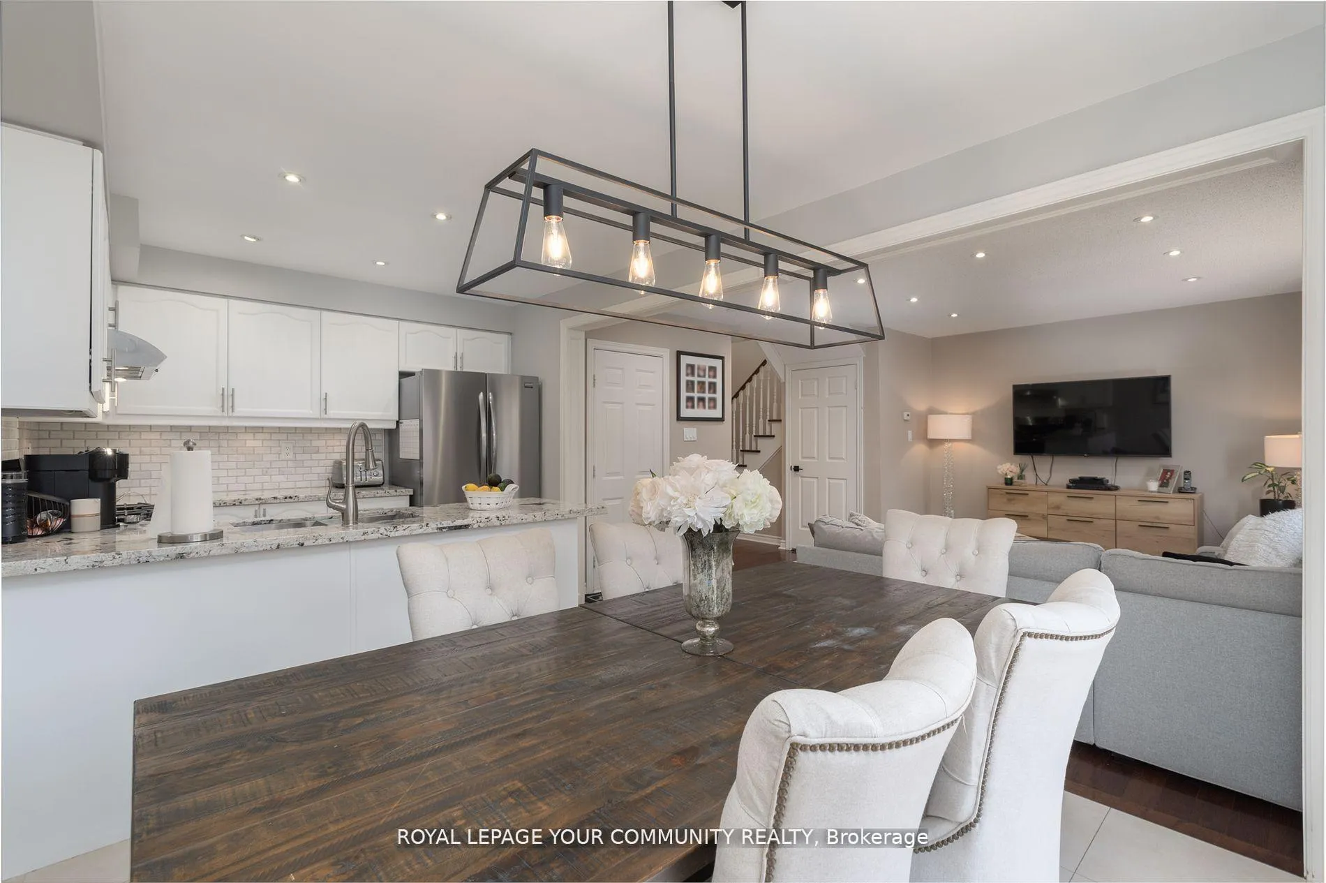 Photo 17 of 86 Corkwood Crescent, Vaughan, Maple — HOMEH