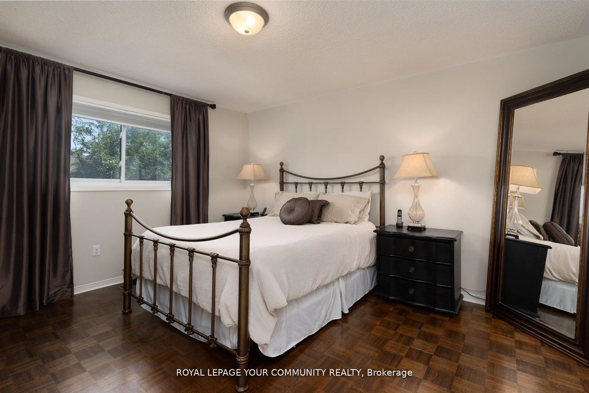 Photo 21 of 86 Corkwood Crescent, Vaughan, Maple — HOMEH